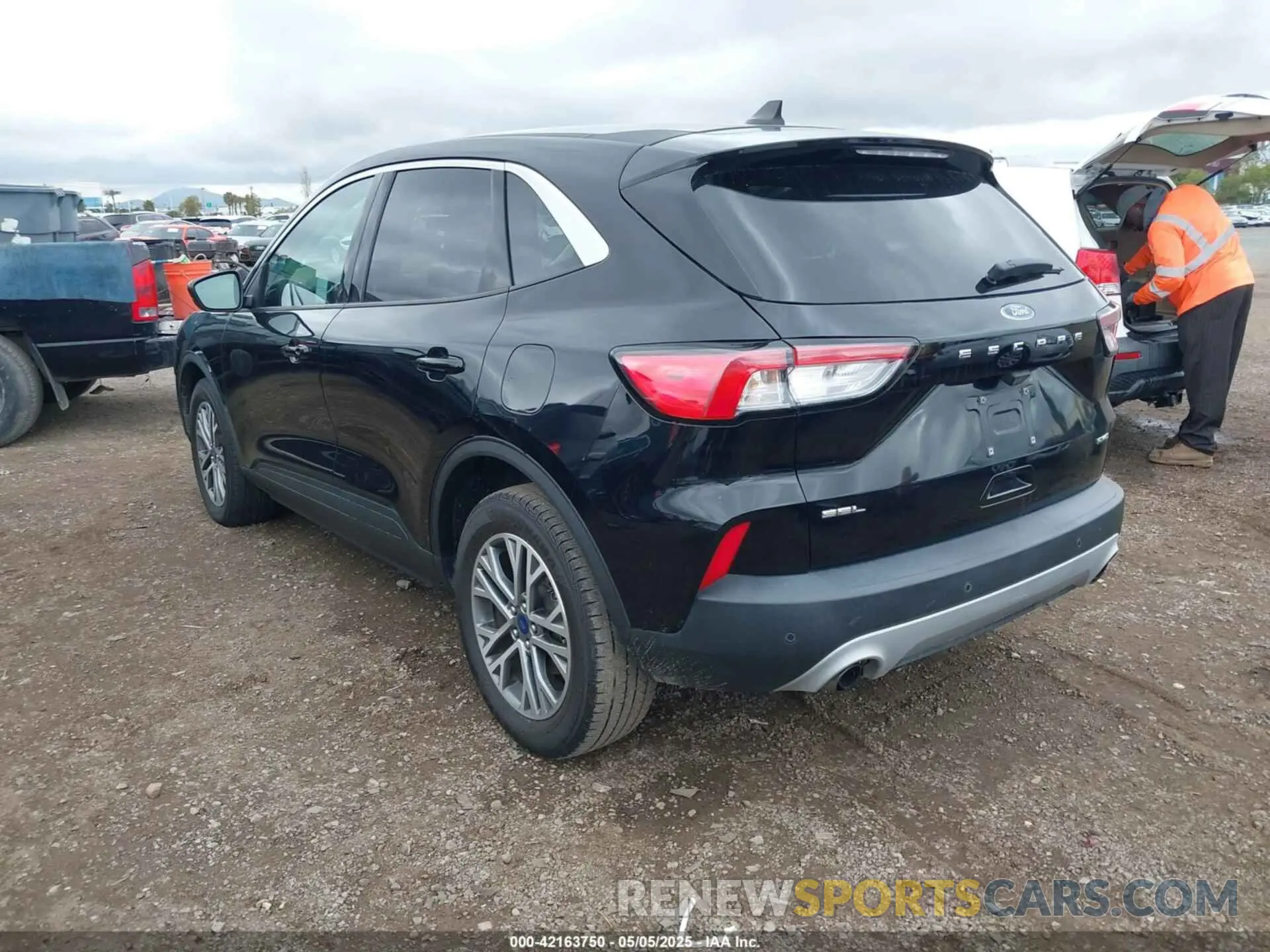 3 fotografías del automóvil dañado 1FMCU9H96NUA75175 FORD ESCAPE 2022