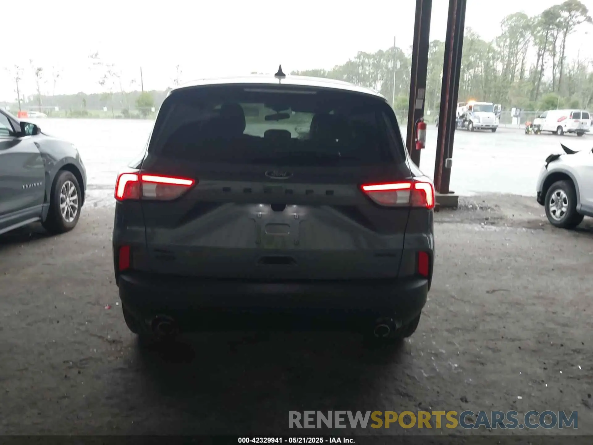 16 fotografías del automóvil dañado 1FMCU9H99NUB98422 FORD ESCAPE 2022