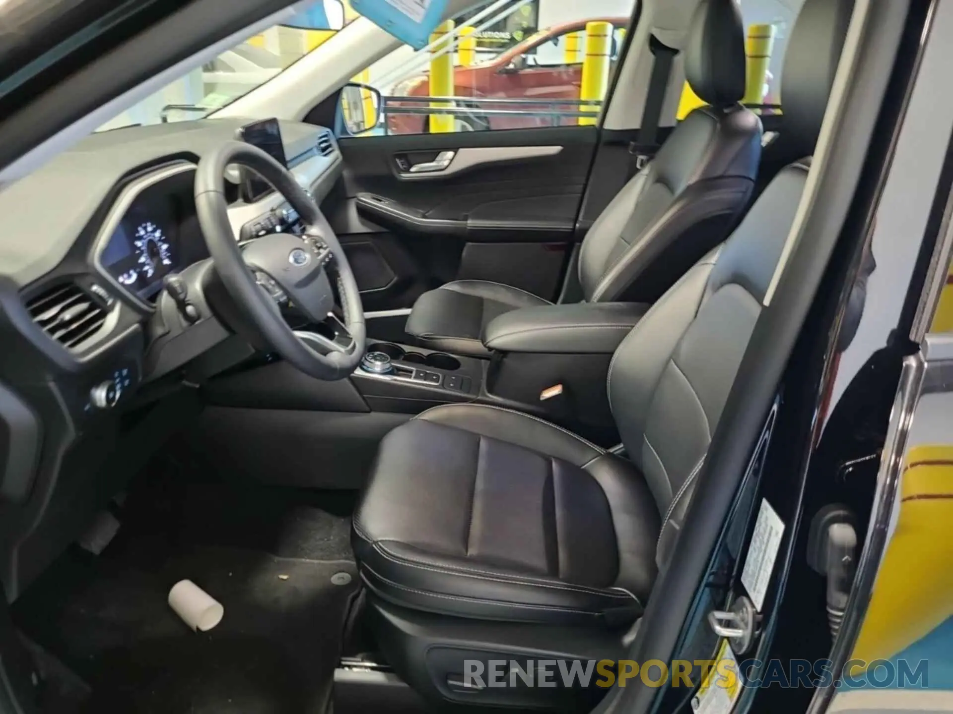 6 fotografías del automóvil dañado 1FMCU9H9XNUA49176 FORD ESCAPE 2022