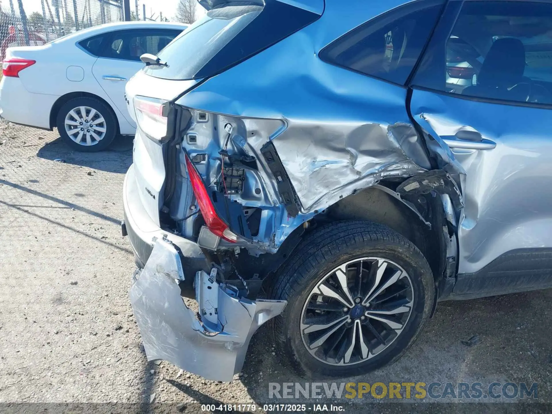 6 fotografías del automóvil dañado 1FMCU9H9XNUC02817 FORD ESCAPE 2022