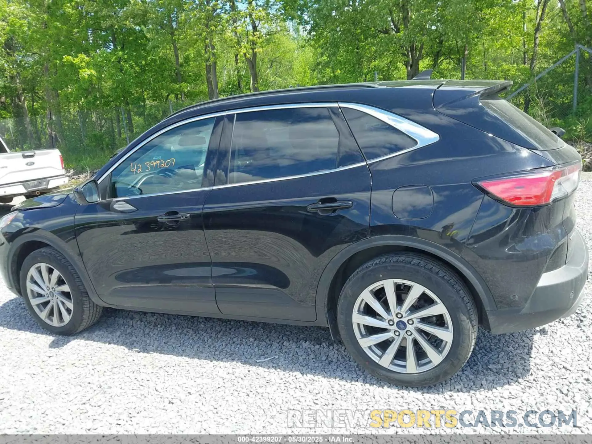 14 fotografías del automóvil dañado 1FMCU9J90NUB61267 FORD ESCAPE 2022