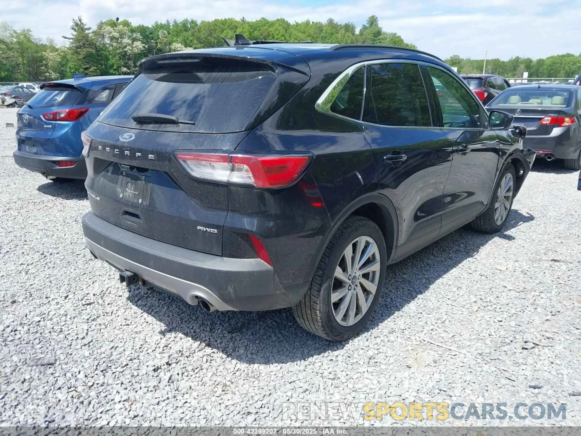 4 fotografías del automóvil dañado 1FMCU9J90NUB61267 FORD ESCAPE 2022