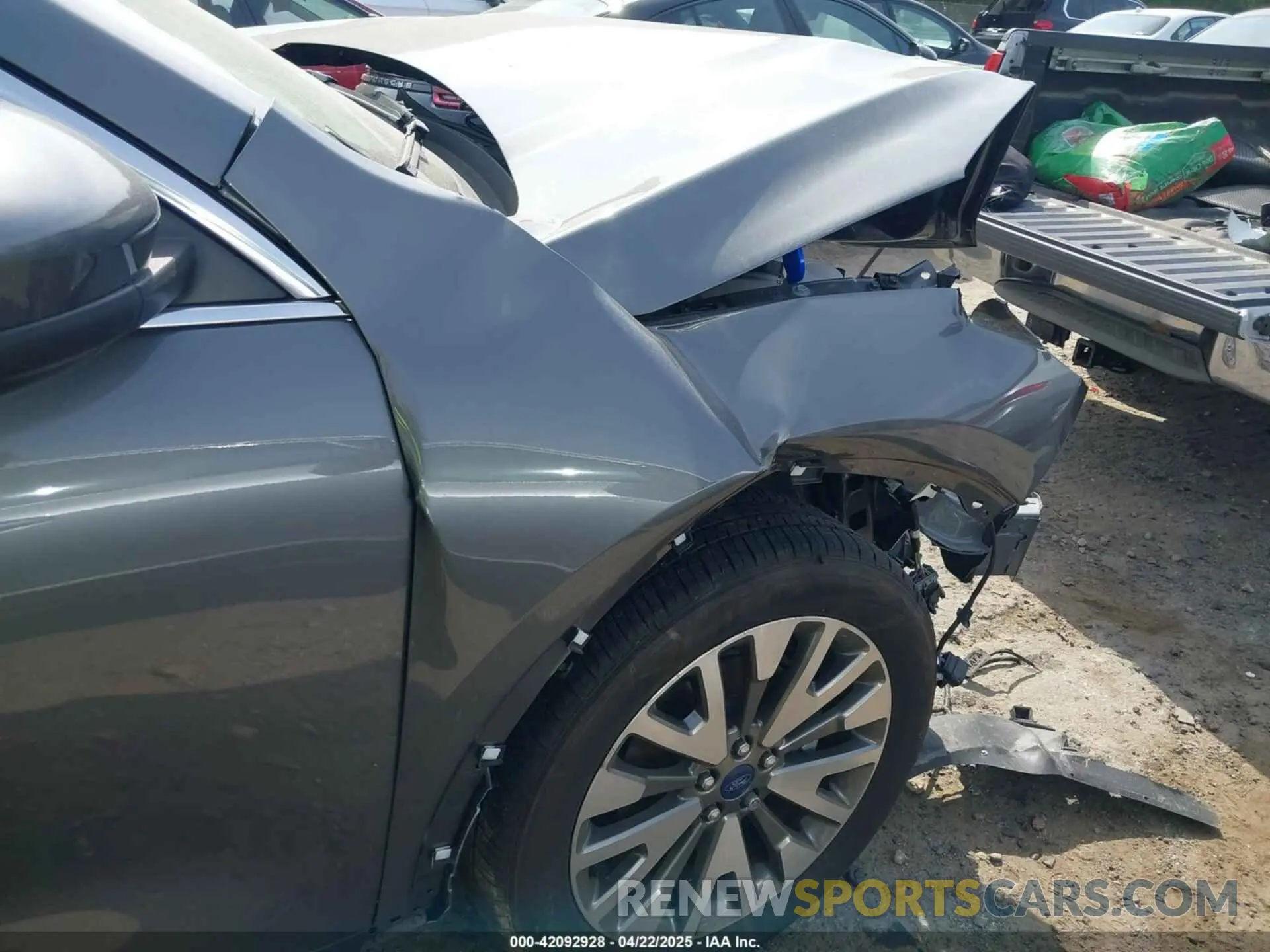 20 fotografías del automóvil dañado 1FMCU9J91NUB87215 FORD ESCAPE 2022