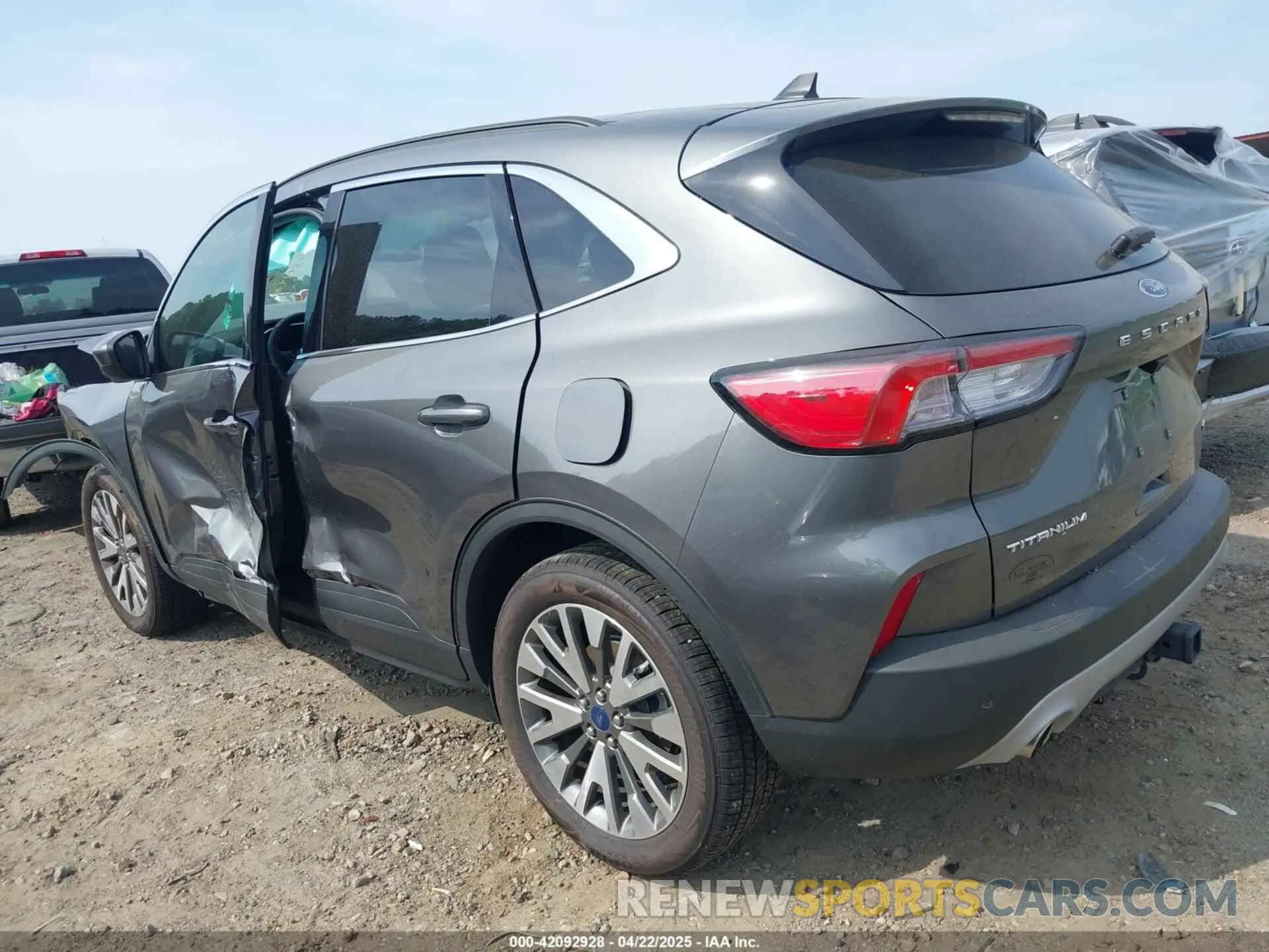3 fotografías del automóvil dañado 1FMCU9J91NUB87215 FORD ESCAPE 2022
