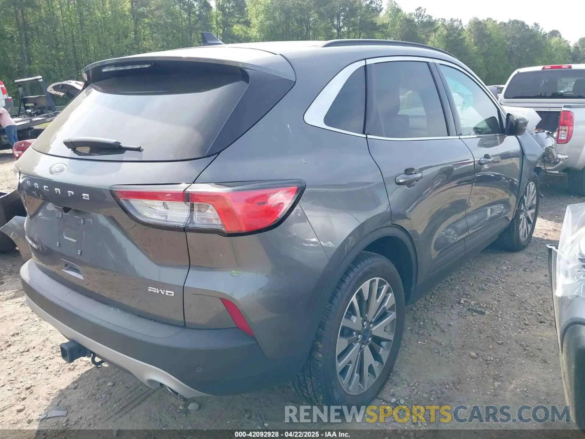 4 fotografías del automóvil dañado 1FMCU9J91NUB87215 FORD ESCAPE 2022