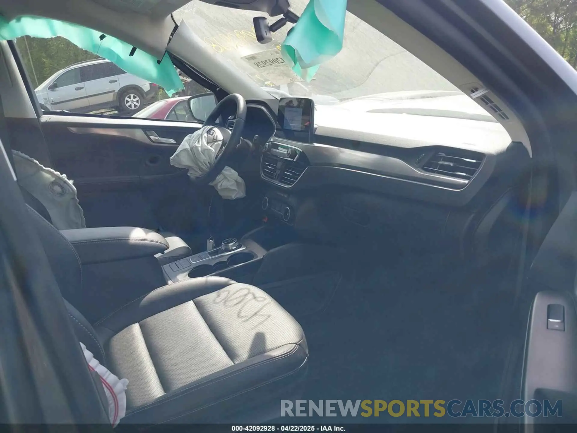 5 fotografías del automóvil dañado 1FMCU9J91NUB87215 FORD ESCAPE 2022