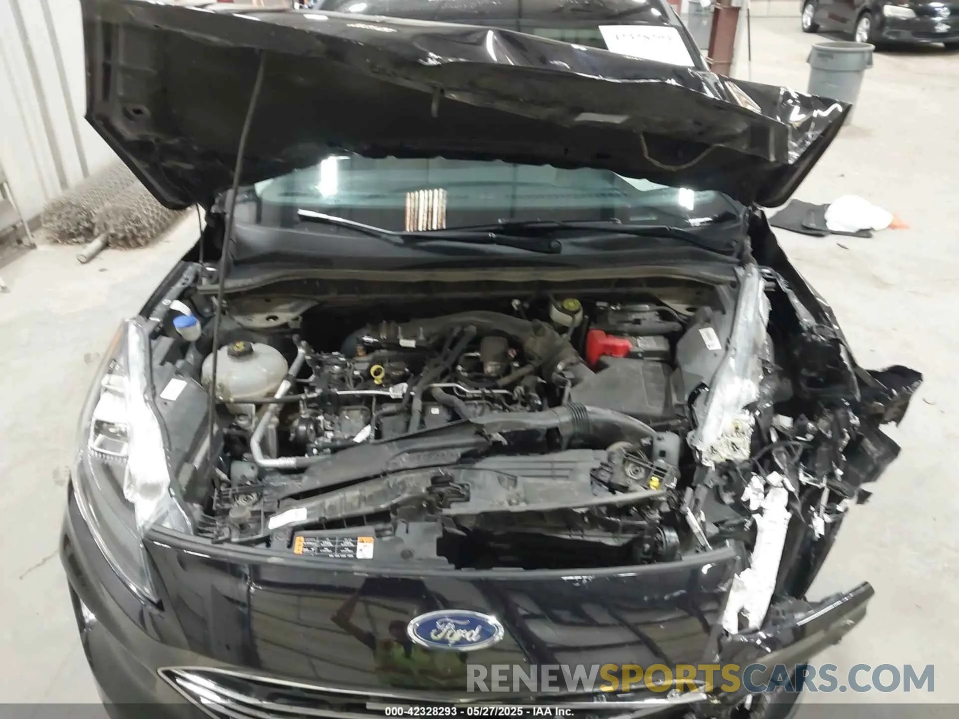 10 fotografías del automóvil dañado 1FMCU9J94NUA13638 FORD ESCAPE 2022