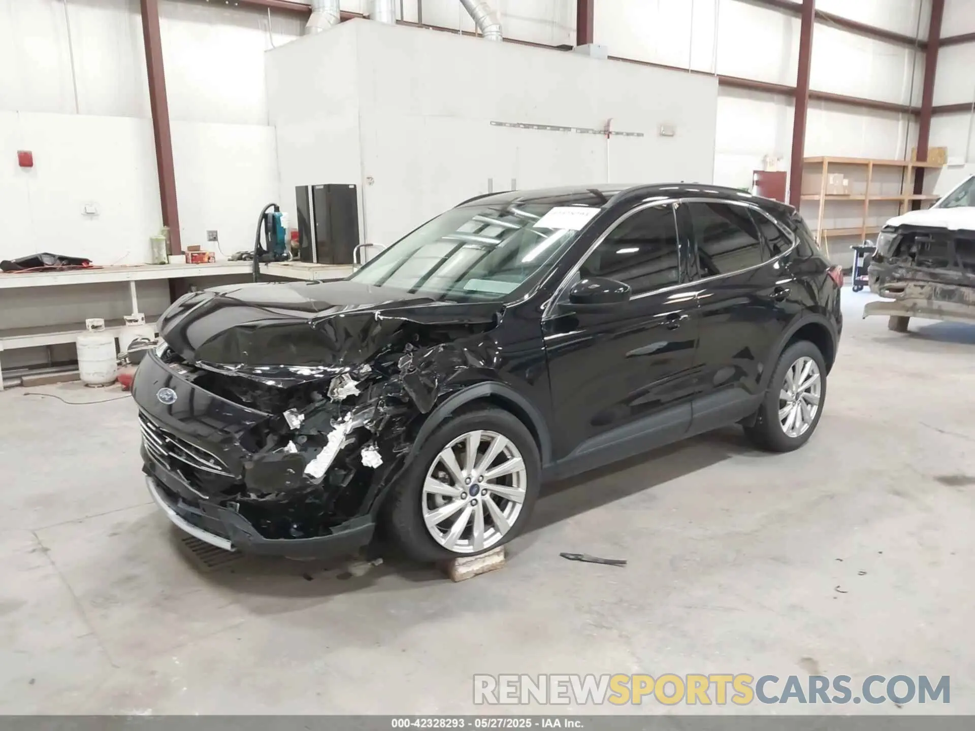 2 fotografías del automóvil dañado 1FMCU9J94NUA13638 FORD ESCAPE 2022