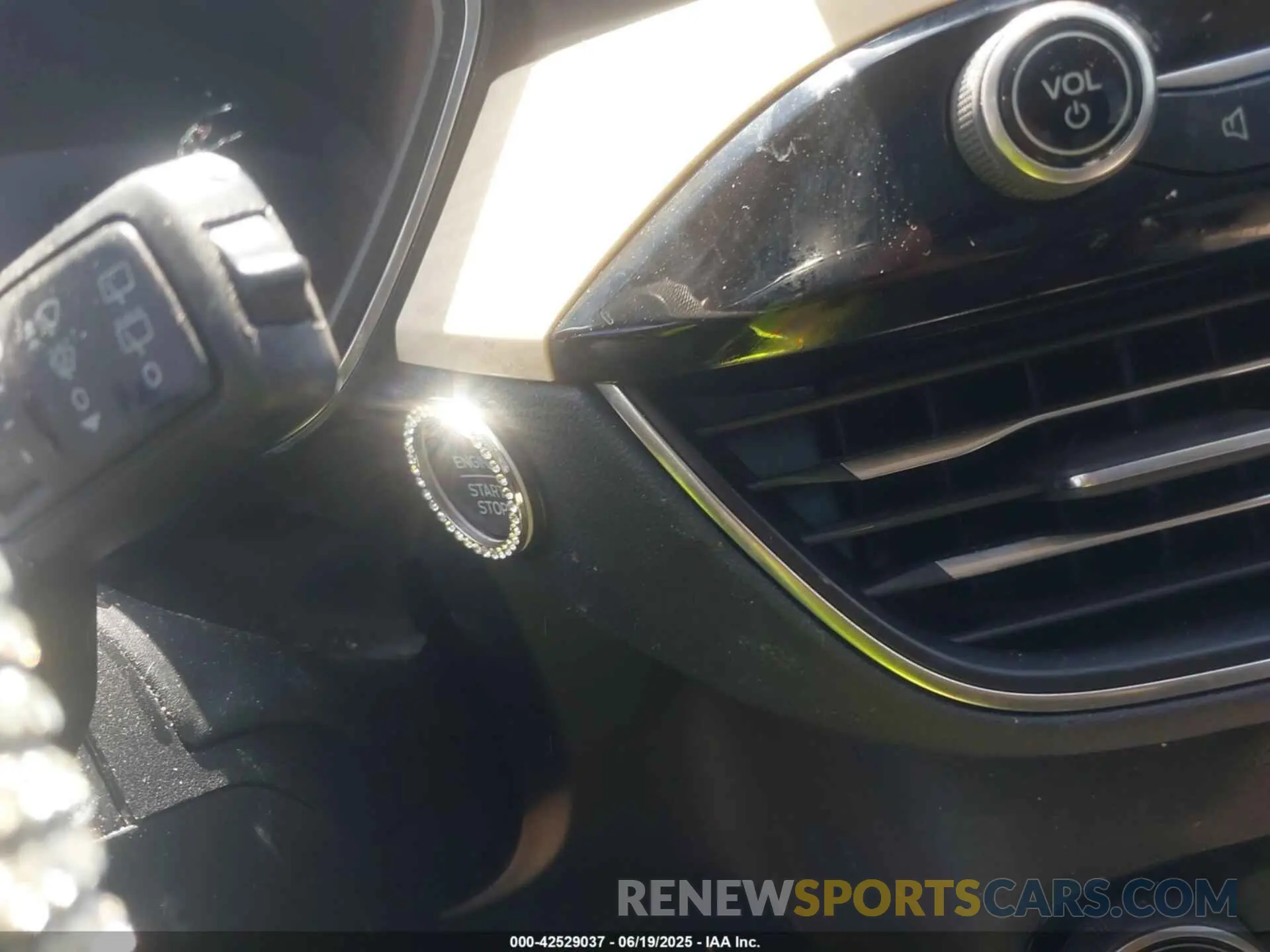 11 fotografías del automóvil dañado 1FMCU9J94NUB51177 FORD ESCAPE 2022