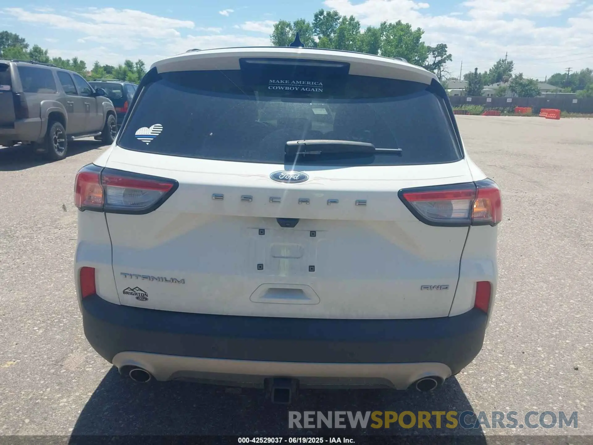 16 fotografías del automóvil dañado 1FMCU9J94NUB51177 FORD ESCAPE 2022