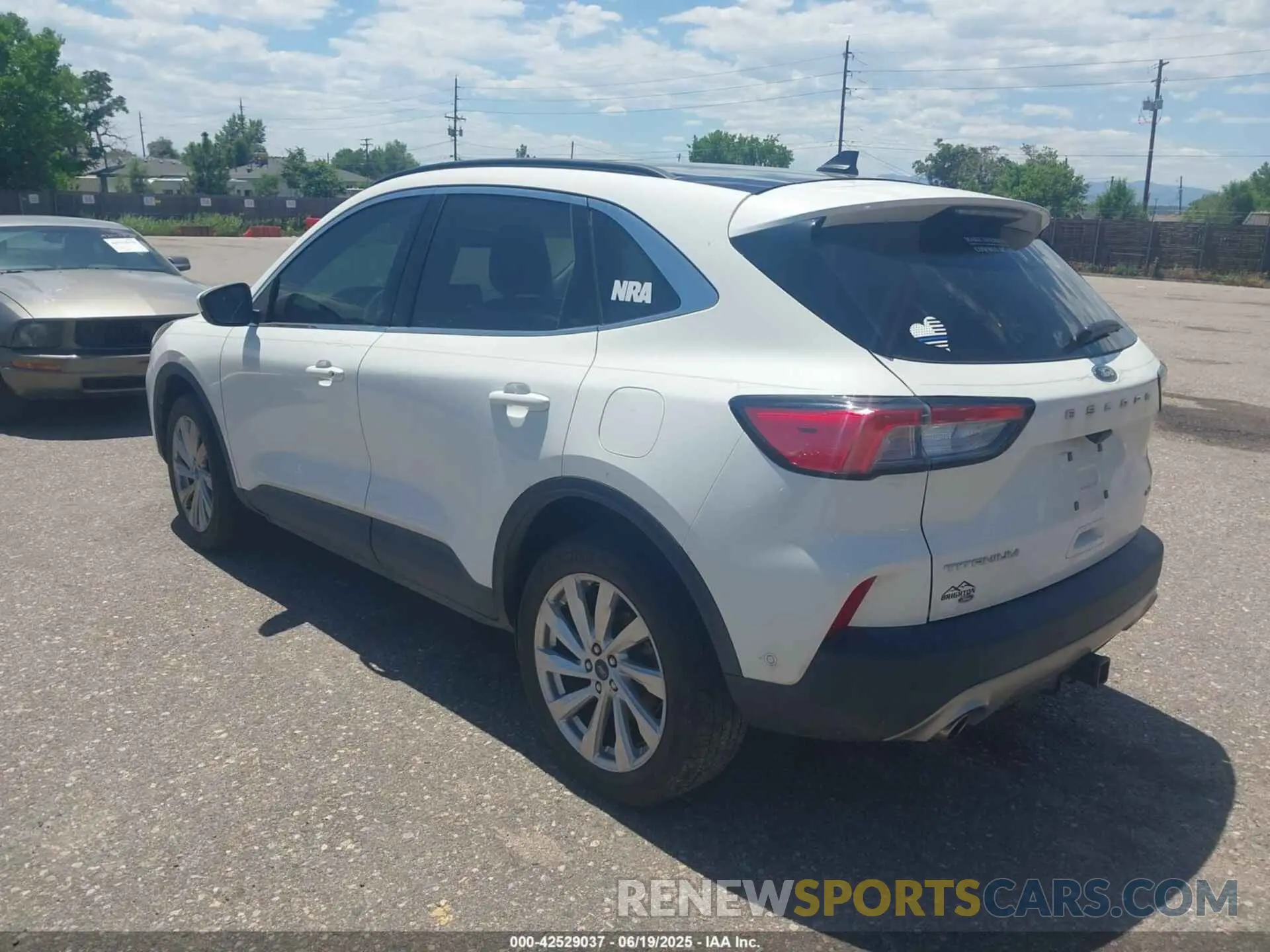3 fotografías del automóvil dañado 1FMCU9J94NUB51177 FORD ESCAPE 2022