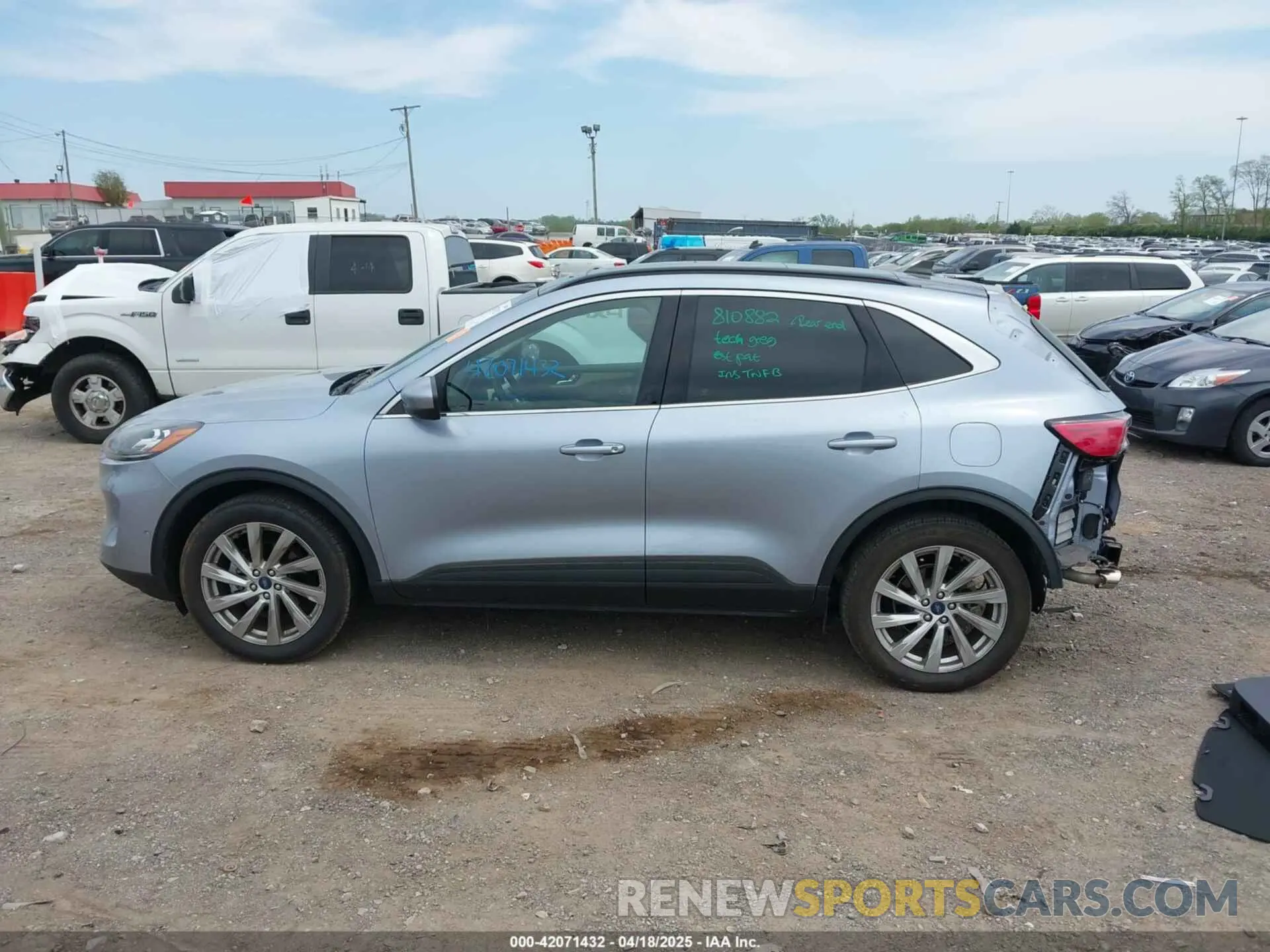 15 fotografías del automóvil dañado 1FMCU9J95NUA87666 FORD ESCAPE 2022