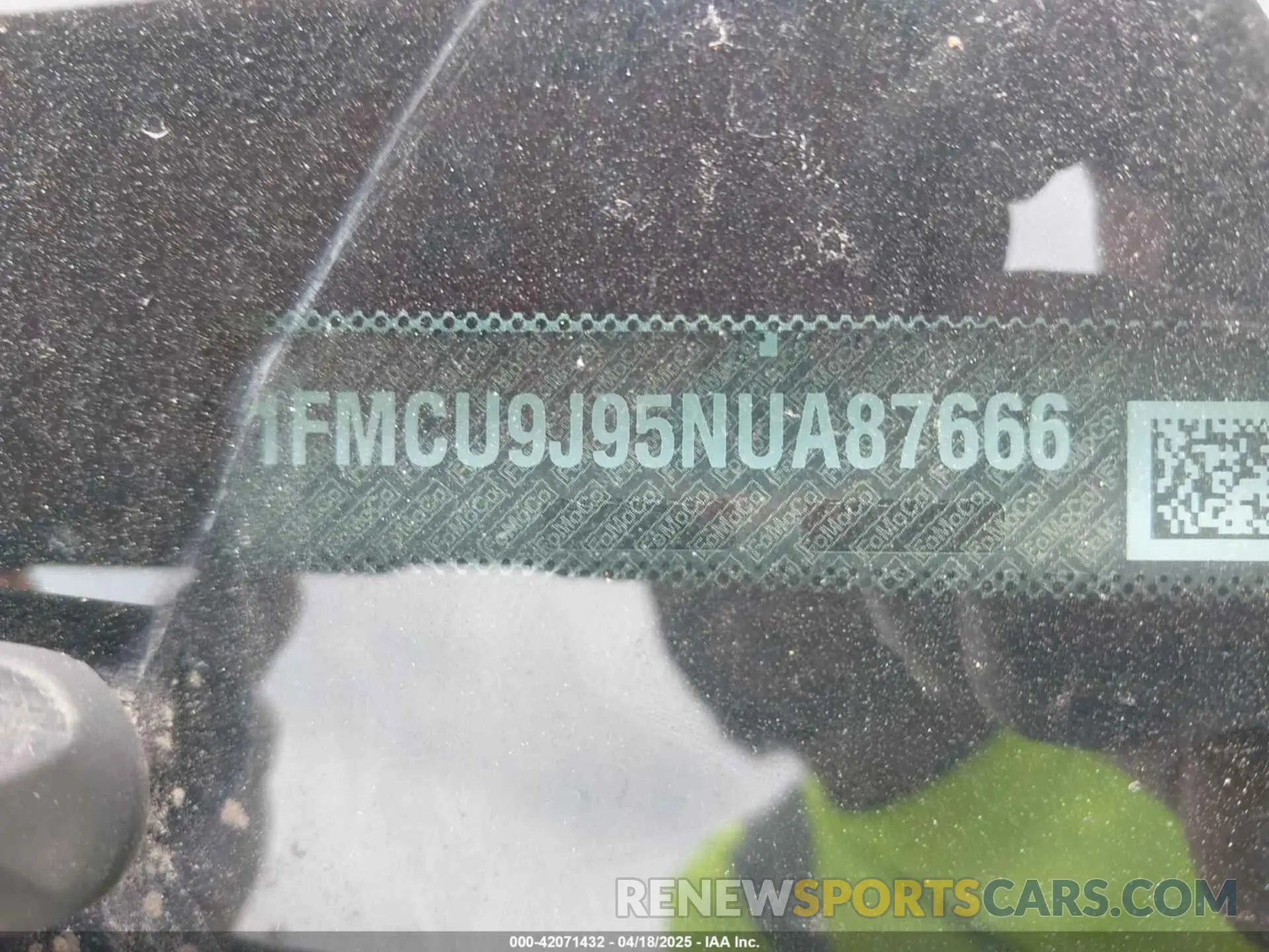 9 fotografías del automóvil dañado 1FMCU9J95NUA87666 FORD ESCAPE 2022