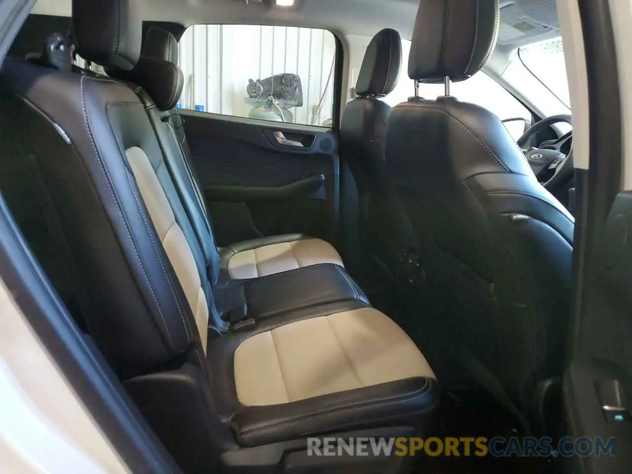 11 fotografías del automóvil dañado 1FMCU9J96NUA25967 FORD ESCAPE 2022