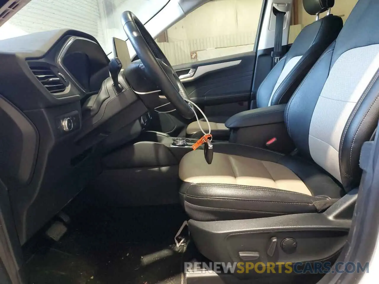 7 fotografías del automóvil dañado 1FMCU9J96NUA25967 FORD ESCAPE 2022