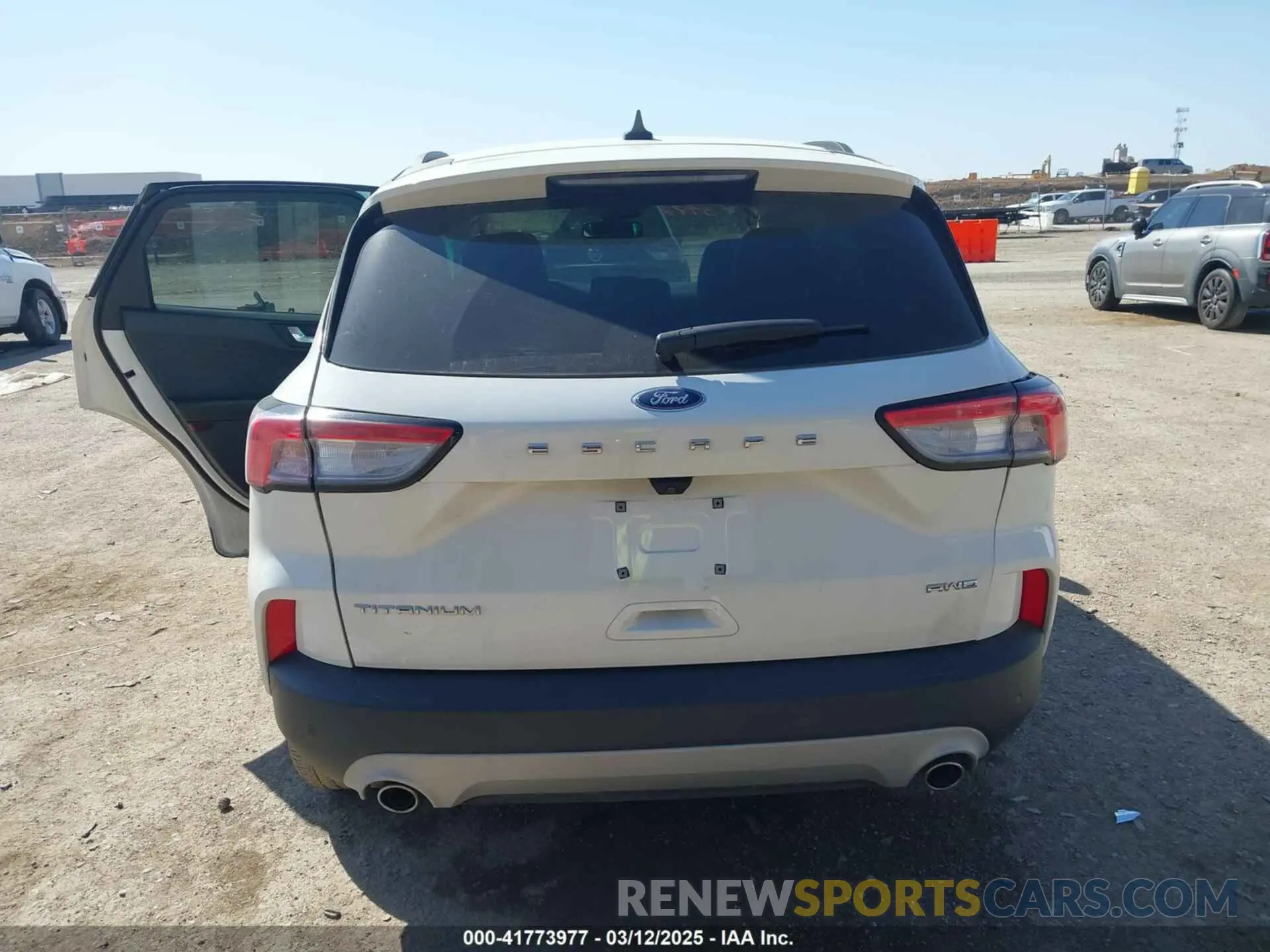 16 fotografías del automóvil dañado 1FMCU9J97NUA56239 FORD ESCAPE 2022