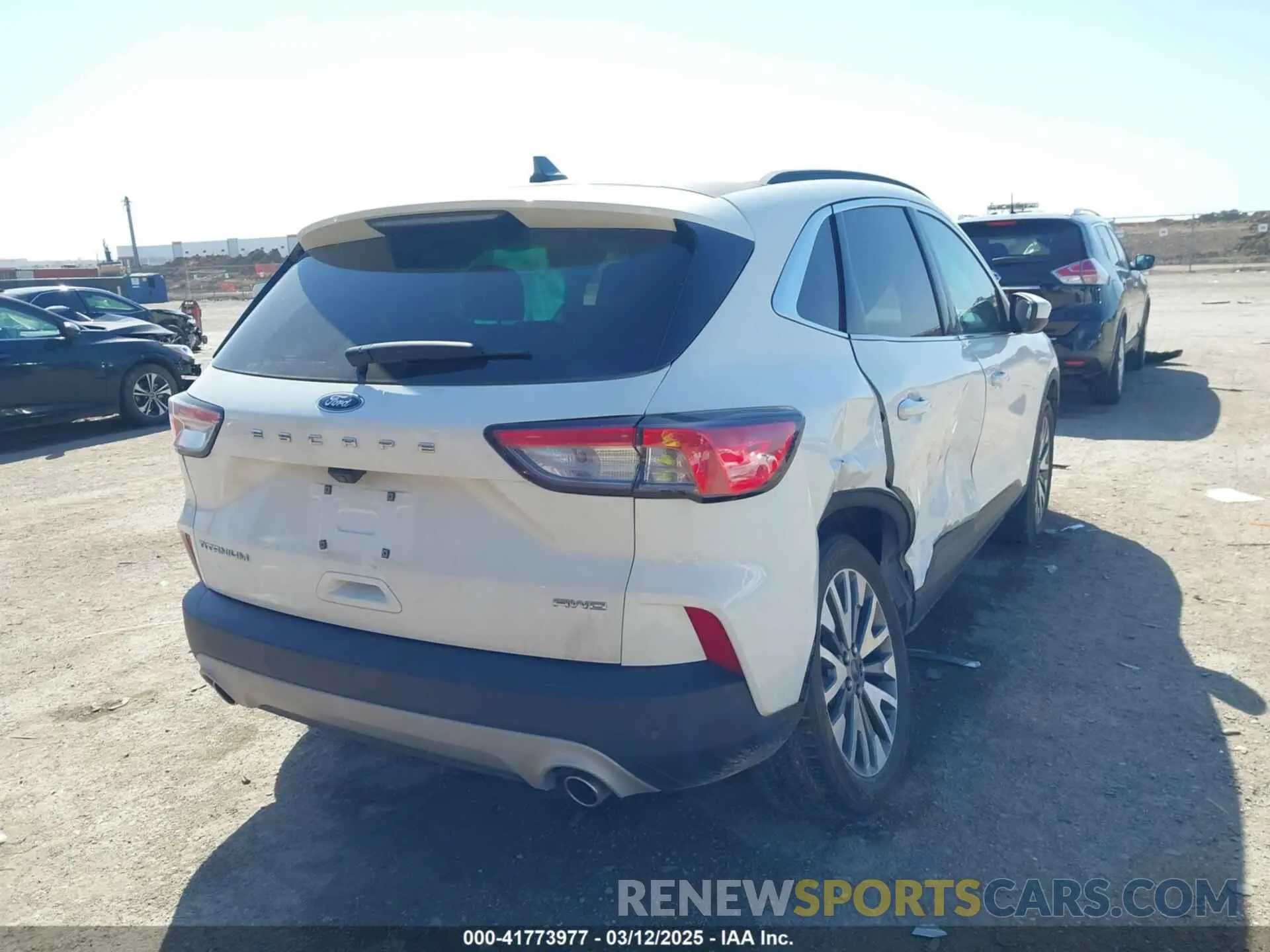 4 fotografías del automóvil dañado 1FMCU9J97NUA56239 FORD ESCAPE 2022