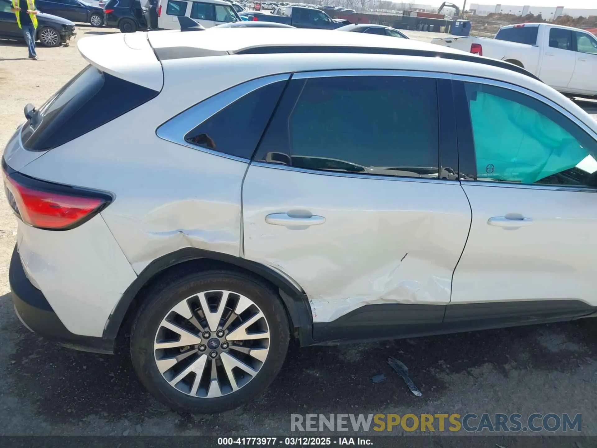 6 fotografías del automóvil dañado 1FMCU9J97NUA56239 FORD ESCAPE 2022