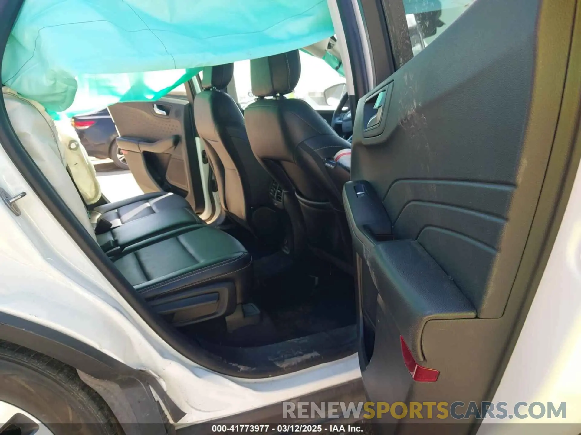8 fotografías del automóvil dañado 1FMCU9J97NUA56239 FORD ESCAPE 2022