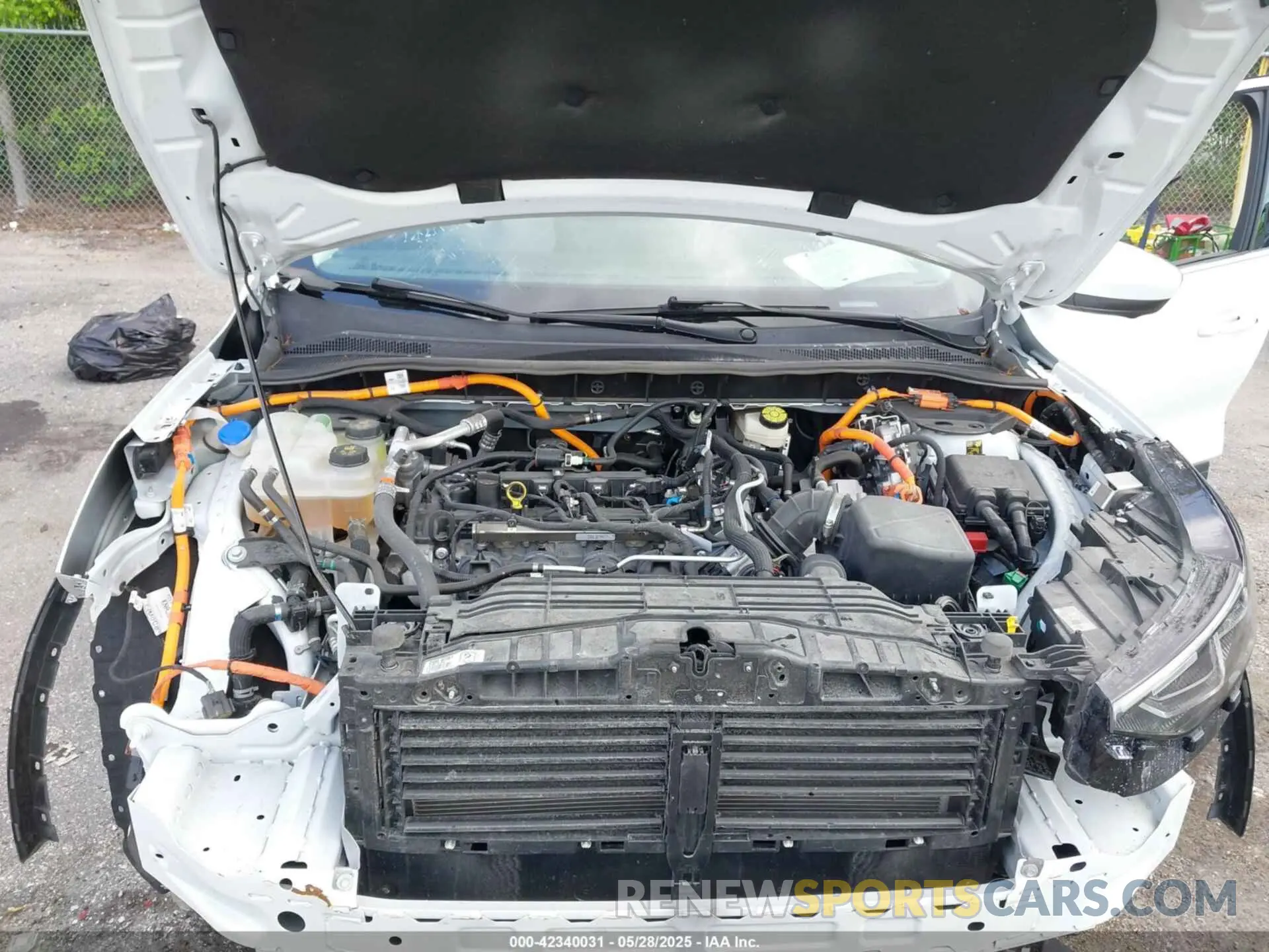 10 fotografías del automóvil dañado 1FMCU0E17PUA76655 FORD ESCAPE 2023