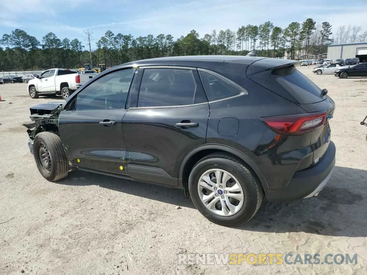 2 fotografías del automóvil dañado 1FMCU0FN3PUA15983 FORD ESCAPE 2023