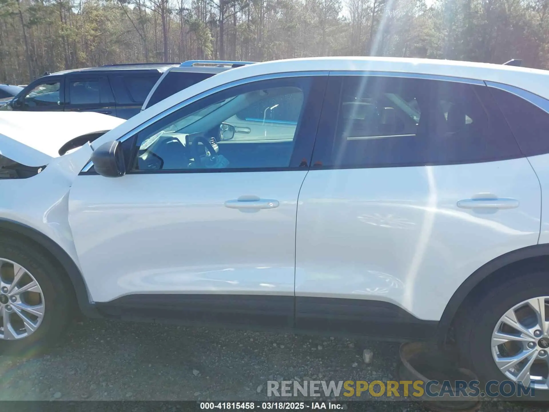 14 fotografías del automóvil dañado 1FMCU0GN0PUA52469 FORD ESCAPE 2023