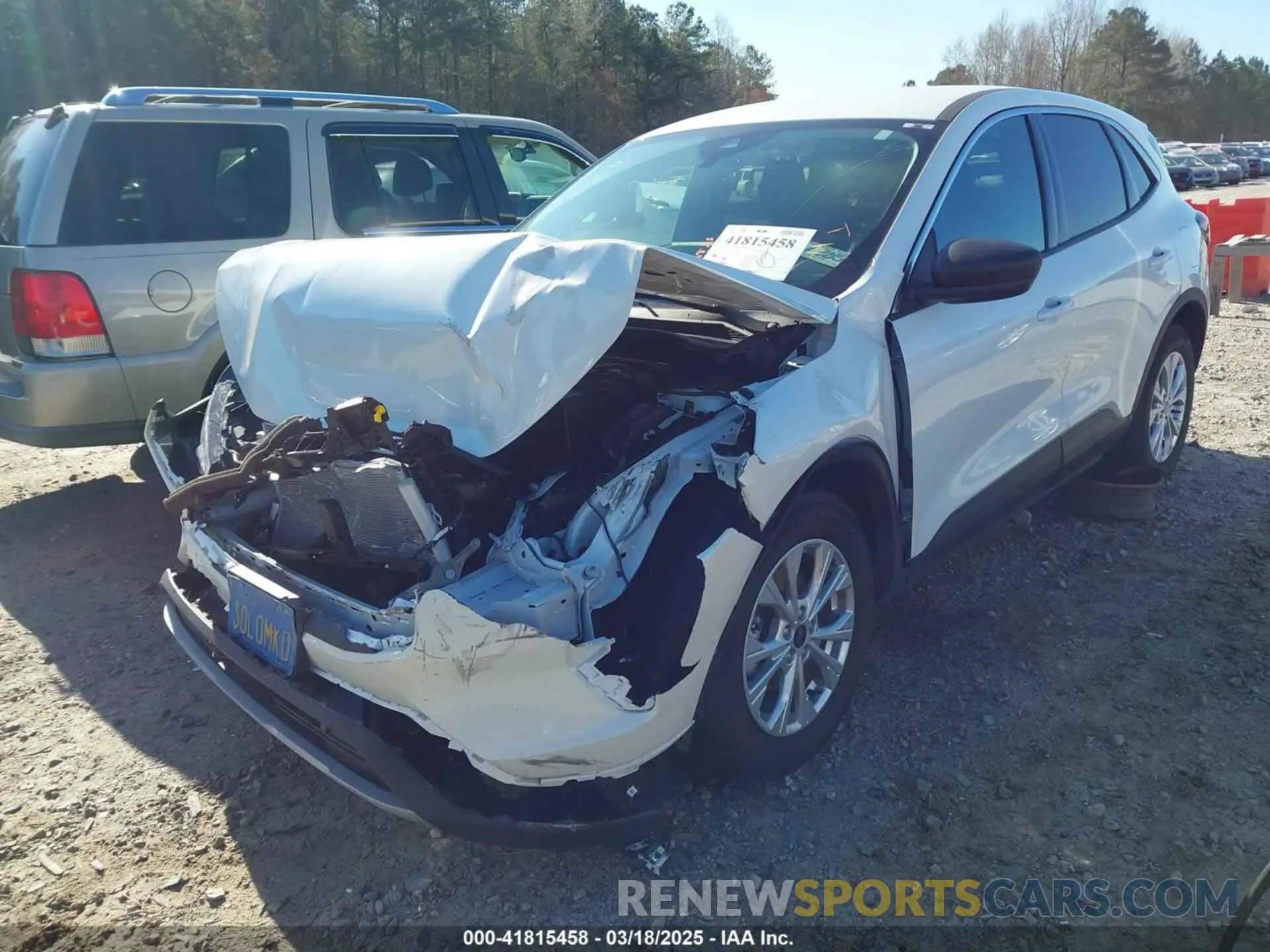 2 fotografías del automóvil dañado 1FMCU0GN0PUA52469 FORD ESCAPE 2023