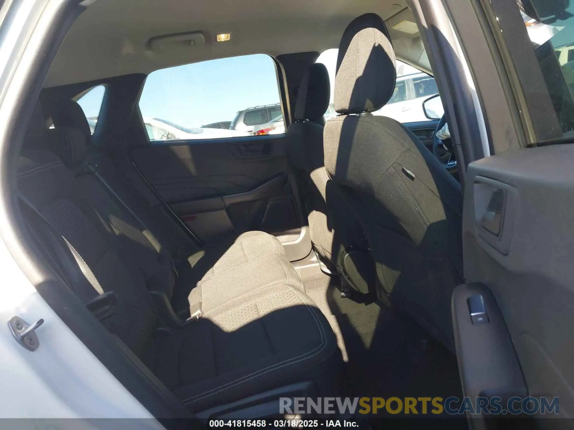 8 fotografías del automóvil dañado 1FMCU0GN0PUA52469 FORD ESCAPE 2023