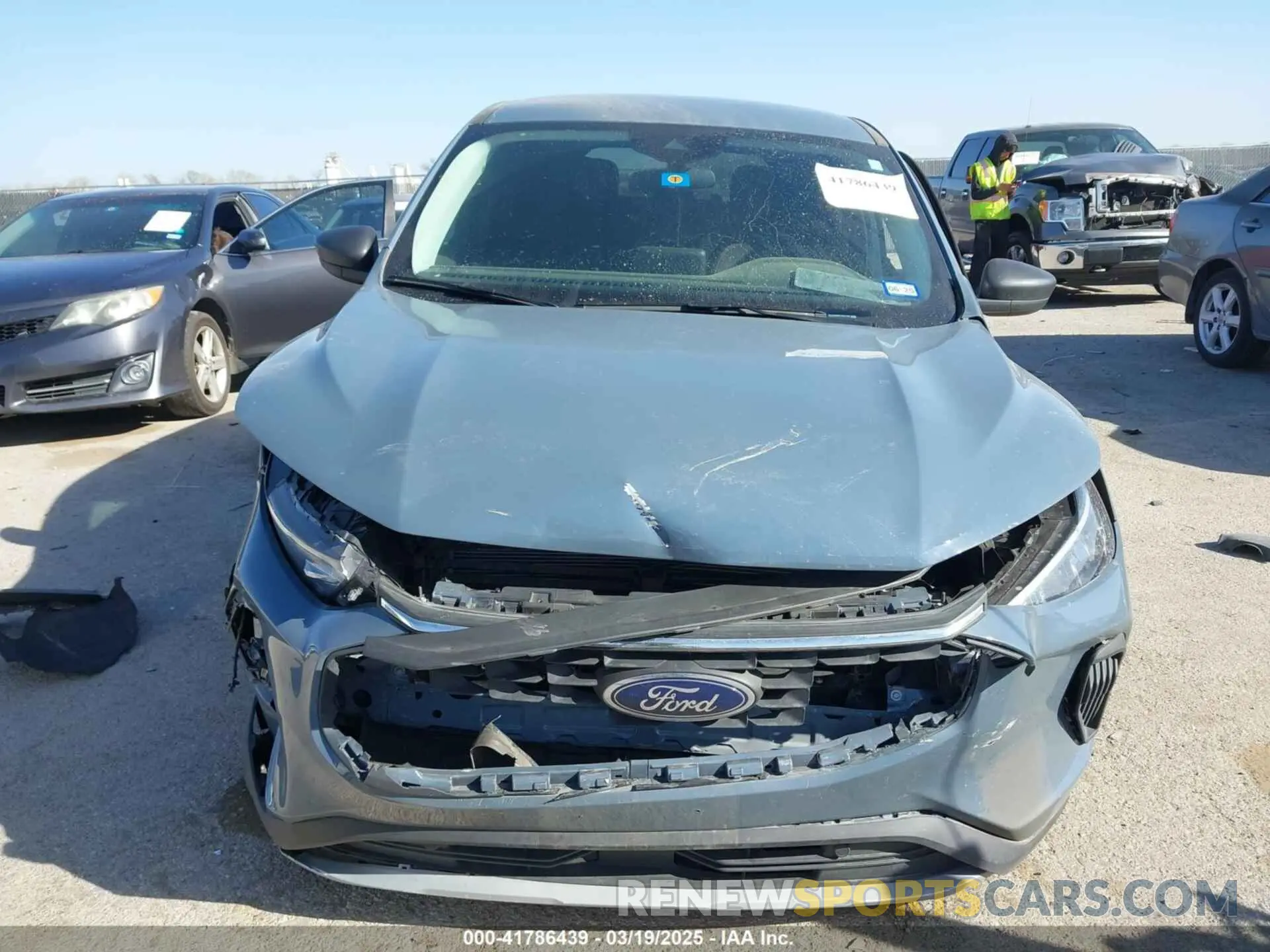 12 fotografías del automóvil dañado 1FMCU0GN0PUA61494 FORD ESCAPE 2023