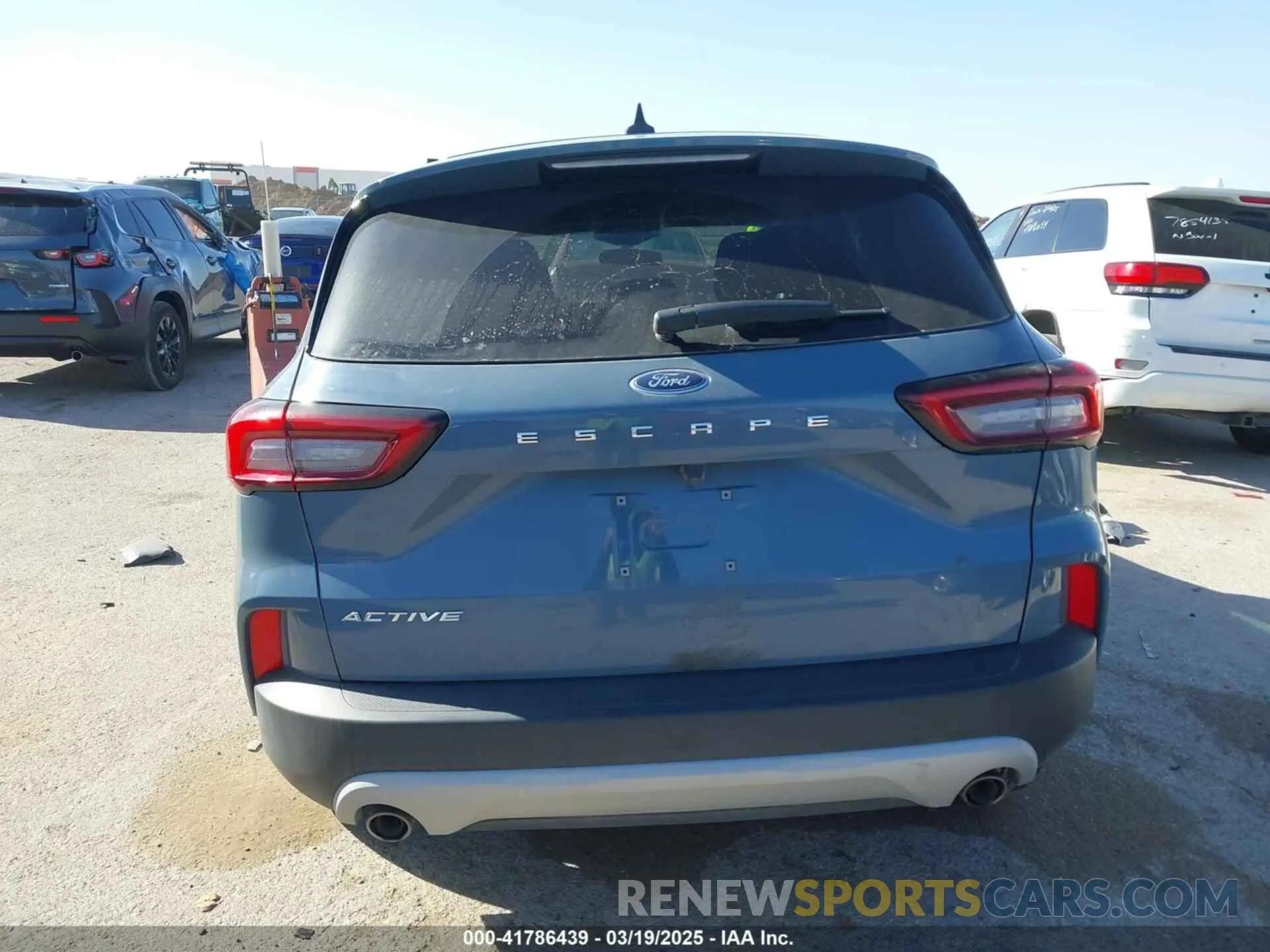 16 fotografías del automóvil dañado 1FMCU0GN0PUA61494 FORD ESCAPE 2023