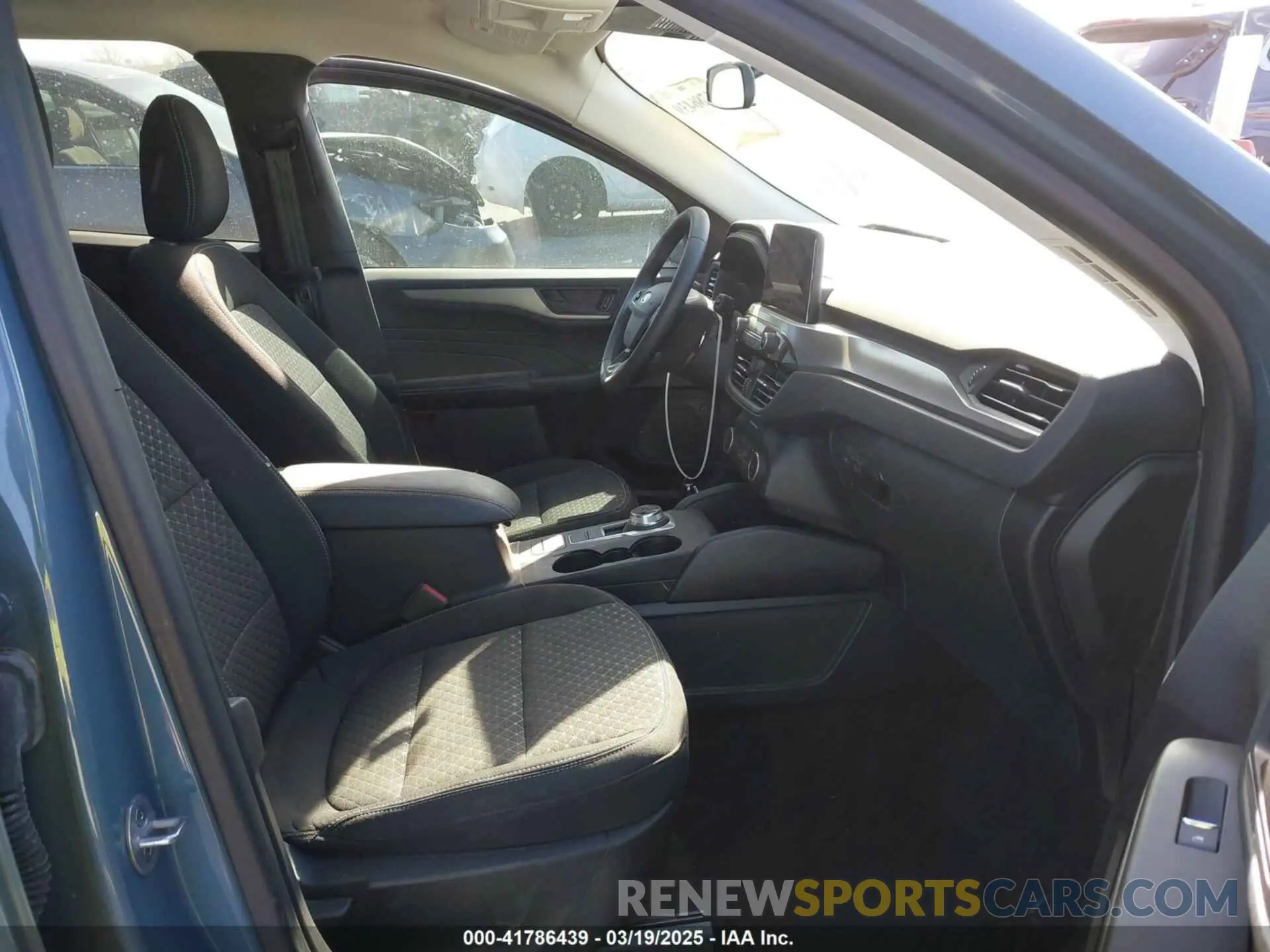 5 fotografías del automóvil dañado 1FMCU0GN0PUA61494 FORD ESCAPE 2023
