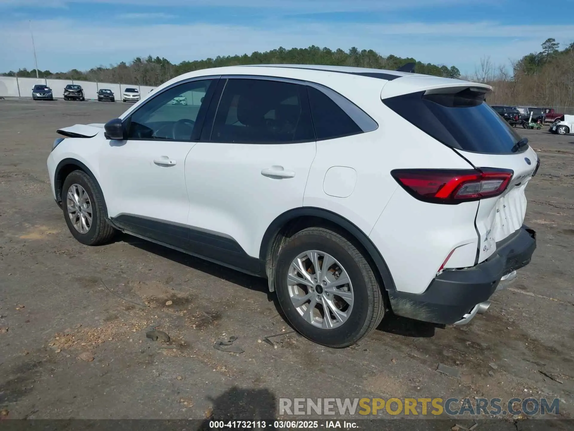 3 fotografías del automóvil dañado 1FMCU0GN0PUA95712 FORD ESCAPE 2023