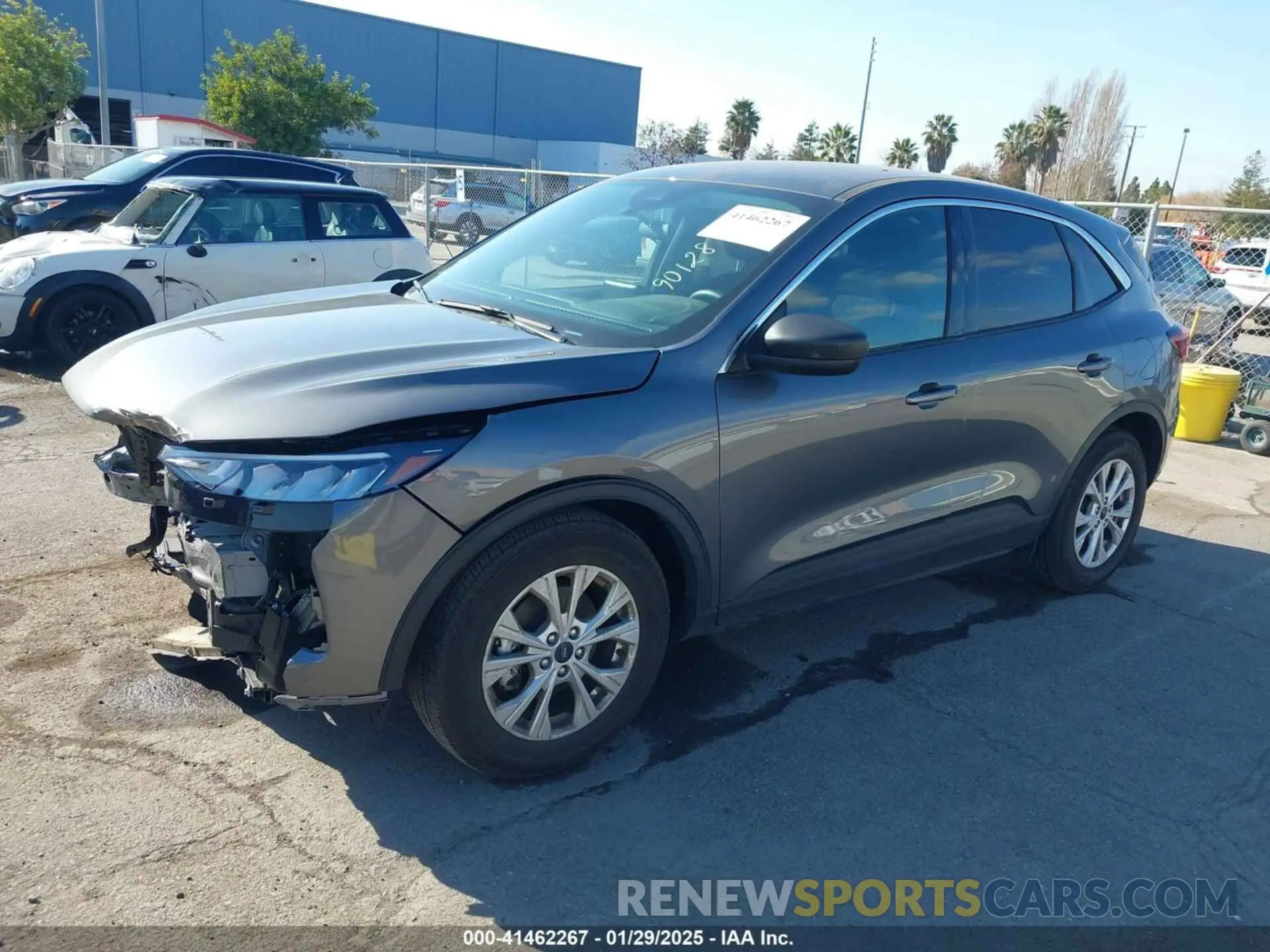 2 fotografías del automóvil dañado 1FMCU0GN2PUB35451 FORD ESCAPE 2023