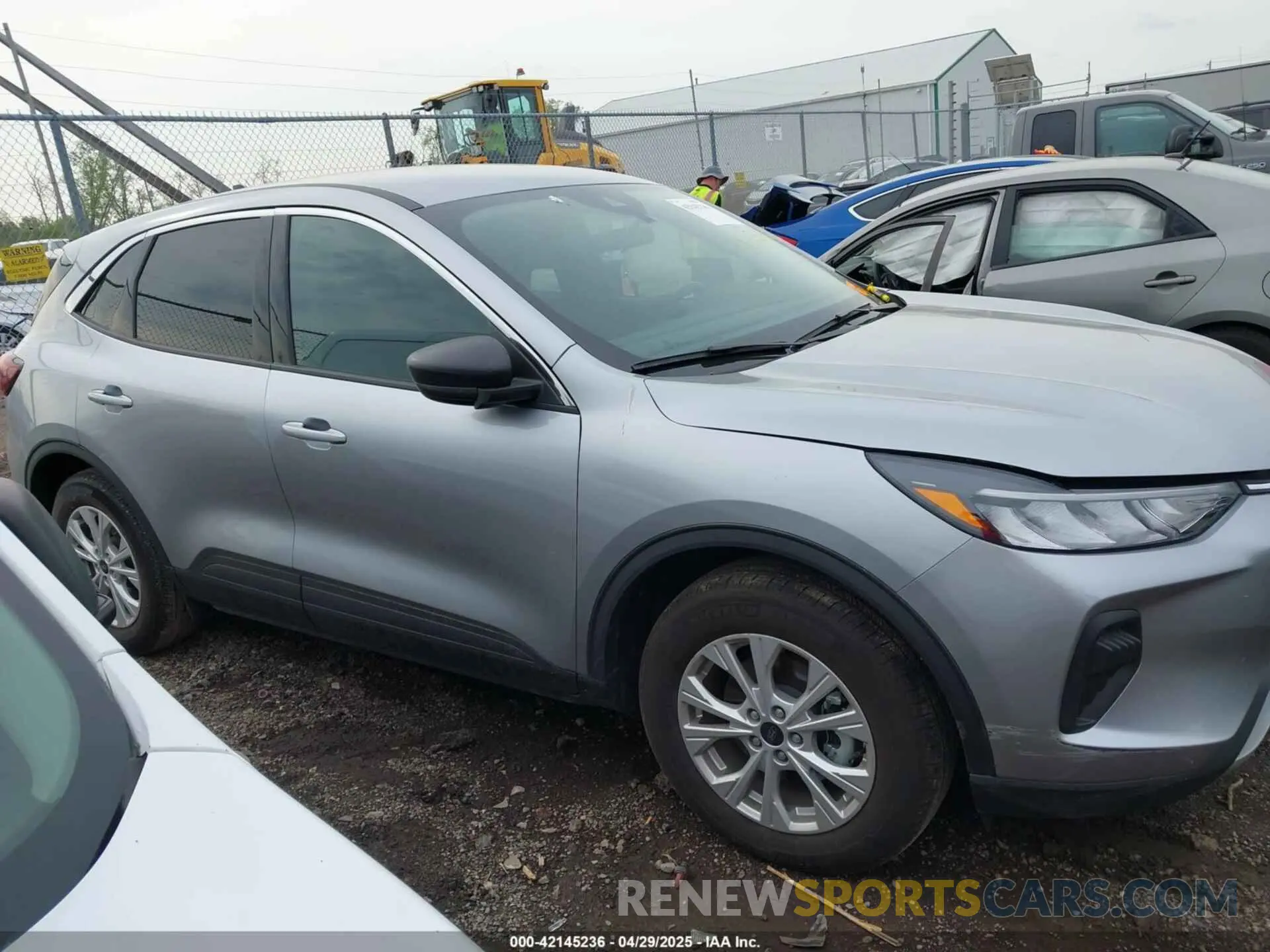 14 fotografías del automóvil dañado 1FMCU0GN7PUB09508 FORD ESCAPE 2023