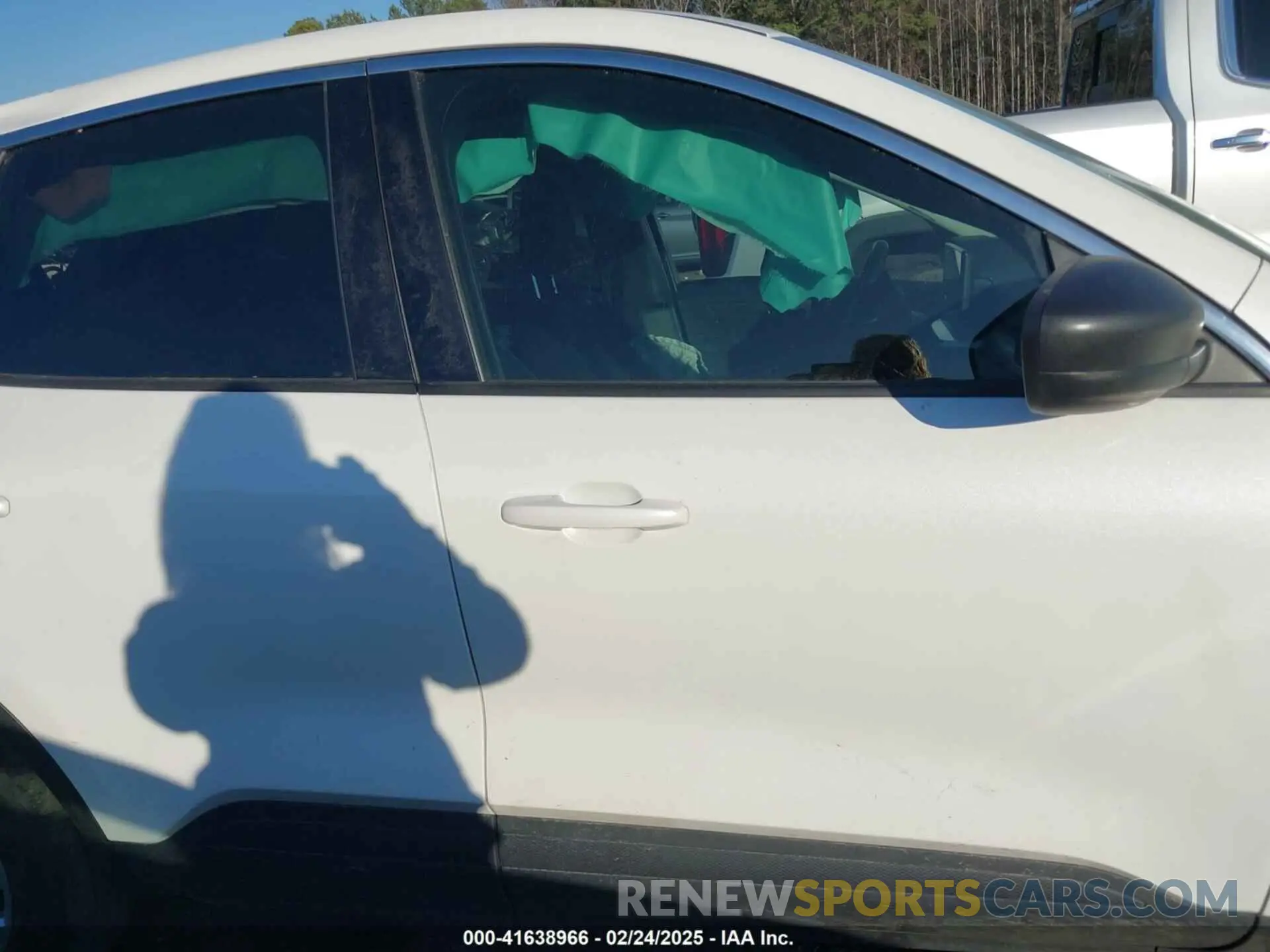 13 fotografías del automóvil dañado 1FMCU0GN8PUA64420 FORD ESCAPE 2023