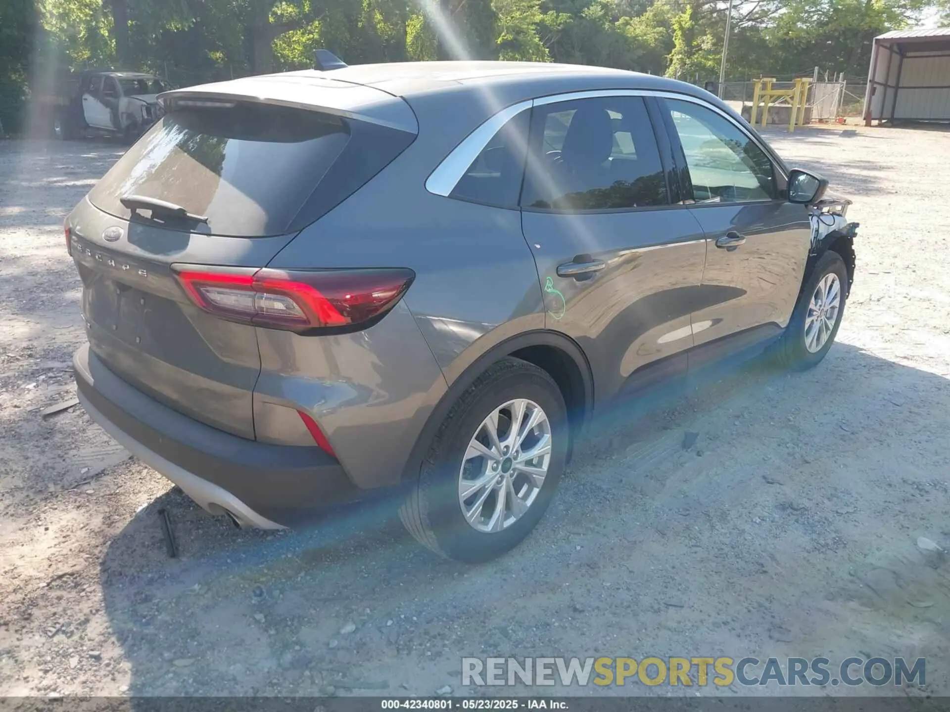 4 fotografías del automóvil dañado 1FMCU0GN9PUA08812 FORD ESCAPE 2023