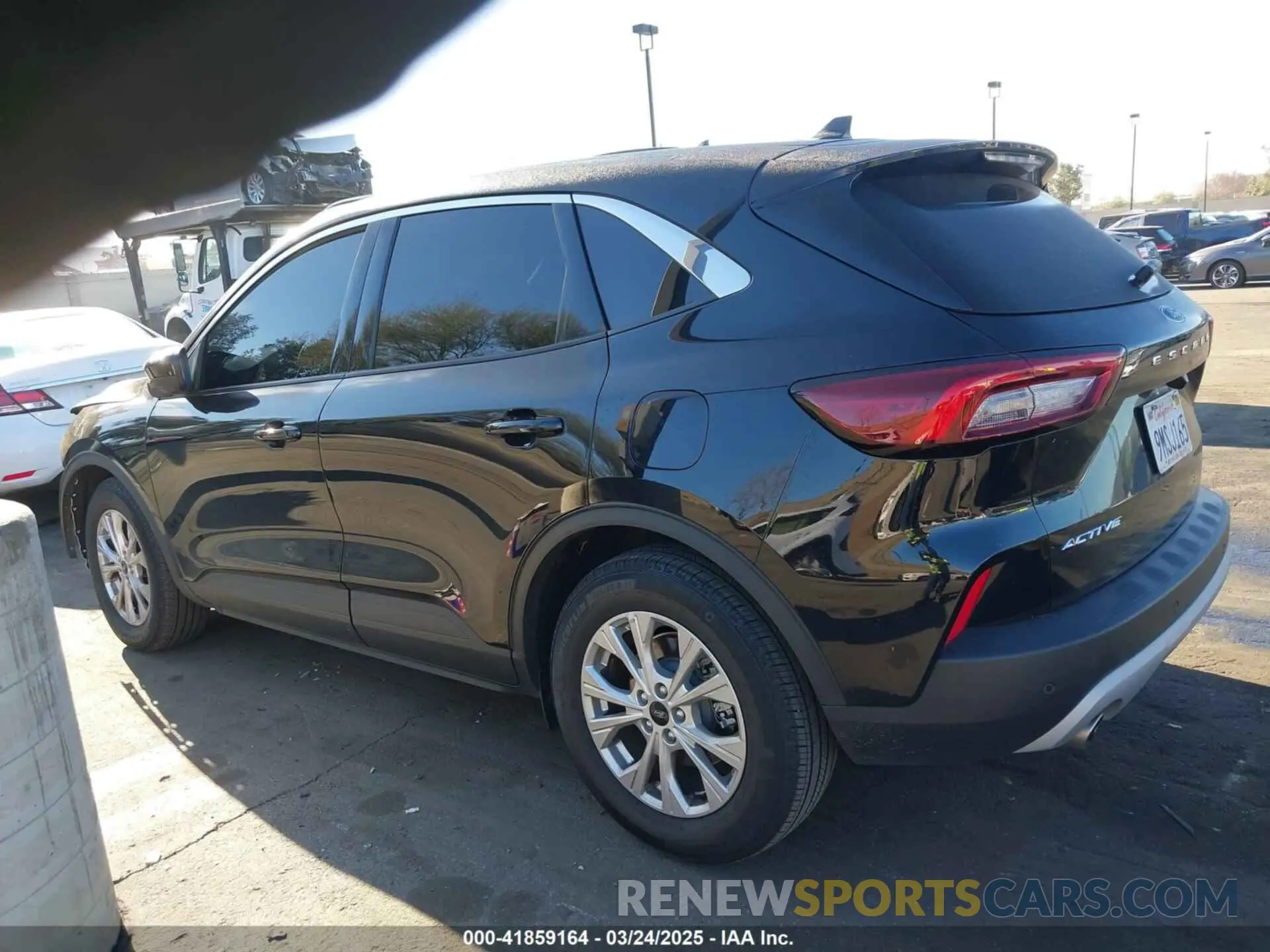 15 fotografías del automóvil dañado 1FMCU0GN9PUB12426 FORD ESCAPE 2023