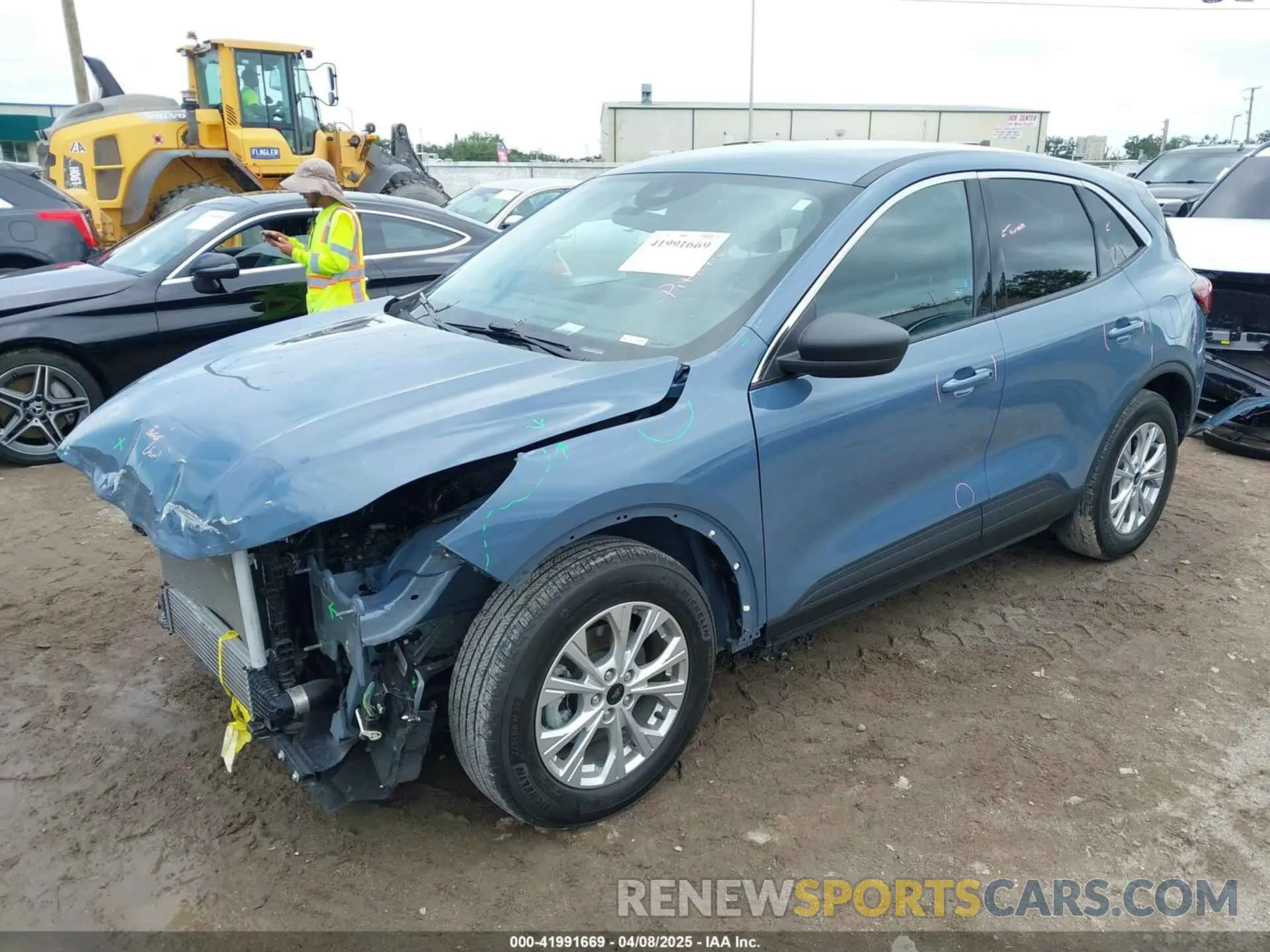 2 fotografías del automóvil dañado 1FMCU0GNXPUA22802 FORD ESCAPE 2023