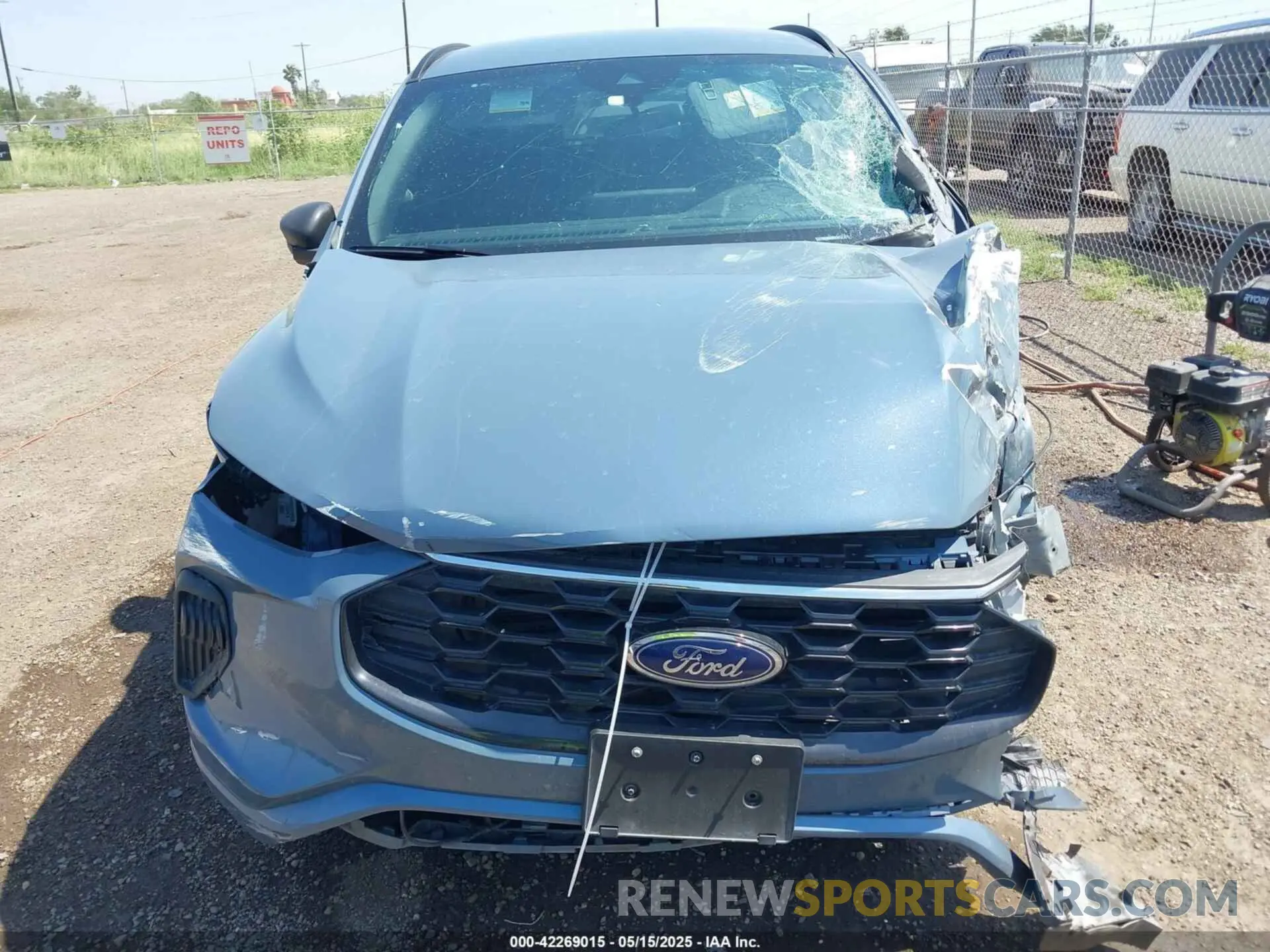 13 fotografías del automóvil dañado 1FMCU0MN0PUB06292 FORD ESCAPE 2023