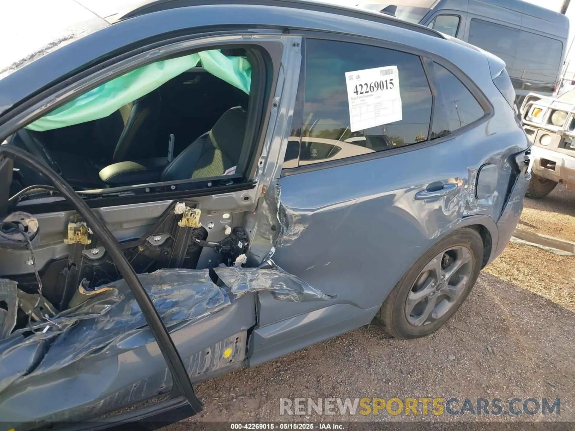 18 fotografías del automóvil dañado 1FMCU0MN0PUB06292 FORD ESCAPE 2023