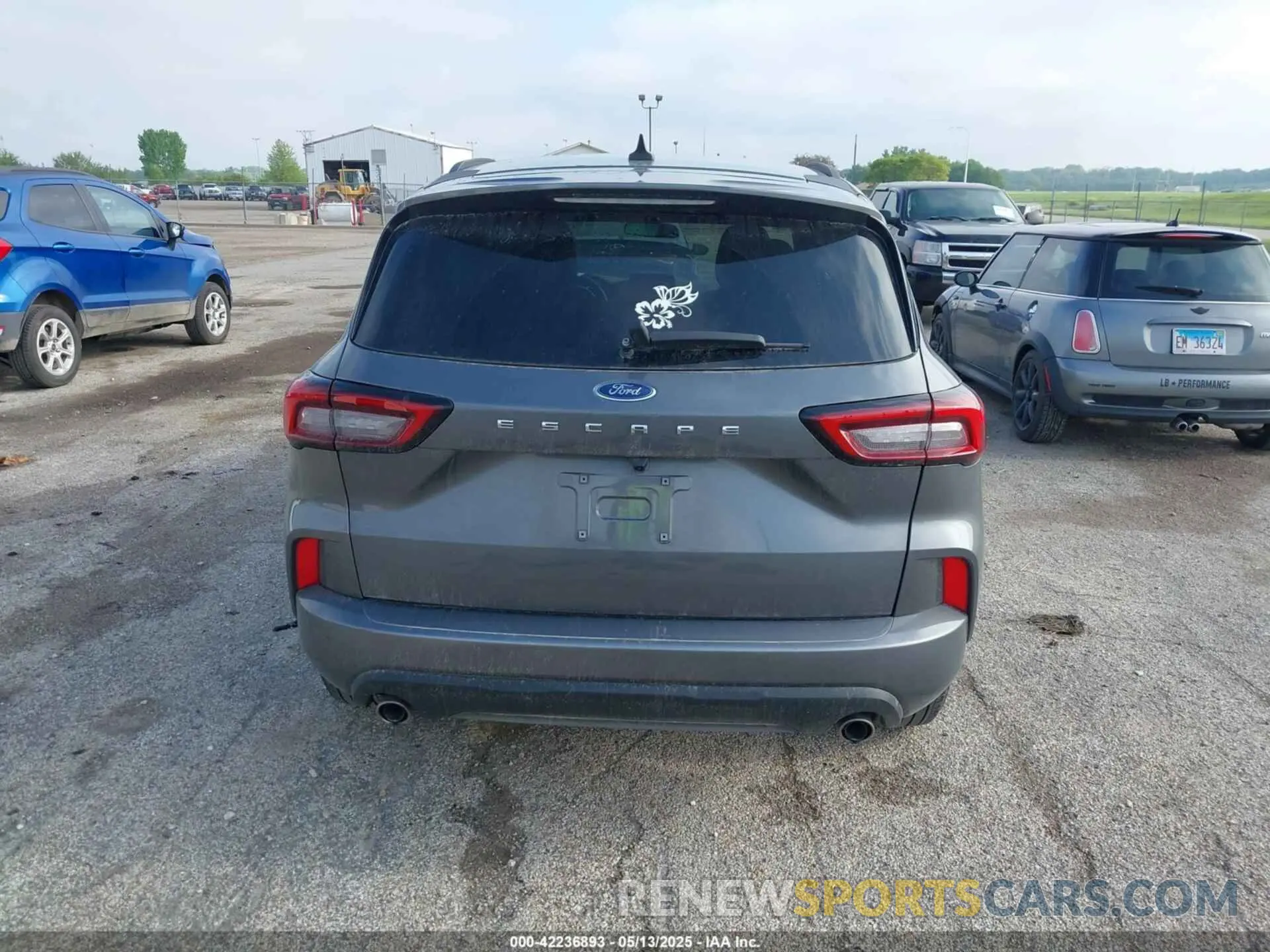 17 fotografías del automóvil dañado 1FMCU0MN3PUA27442 FORD ESCAPE 2023