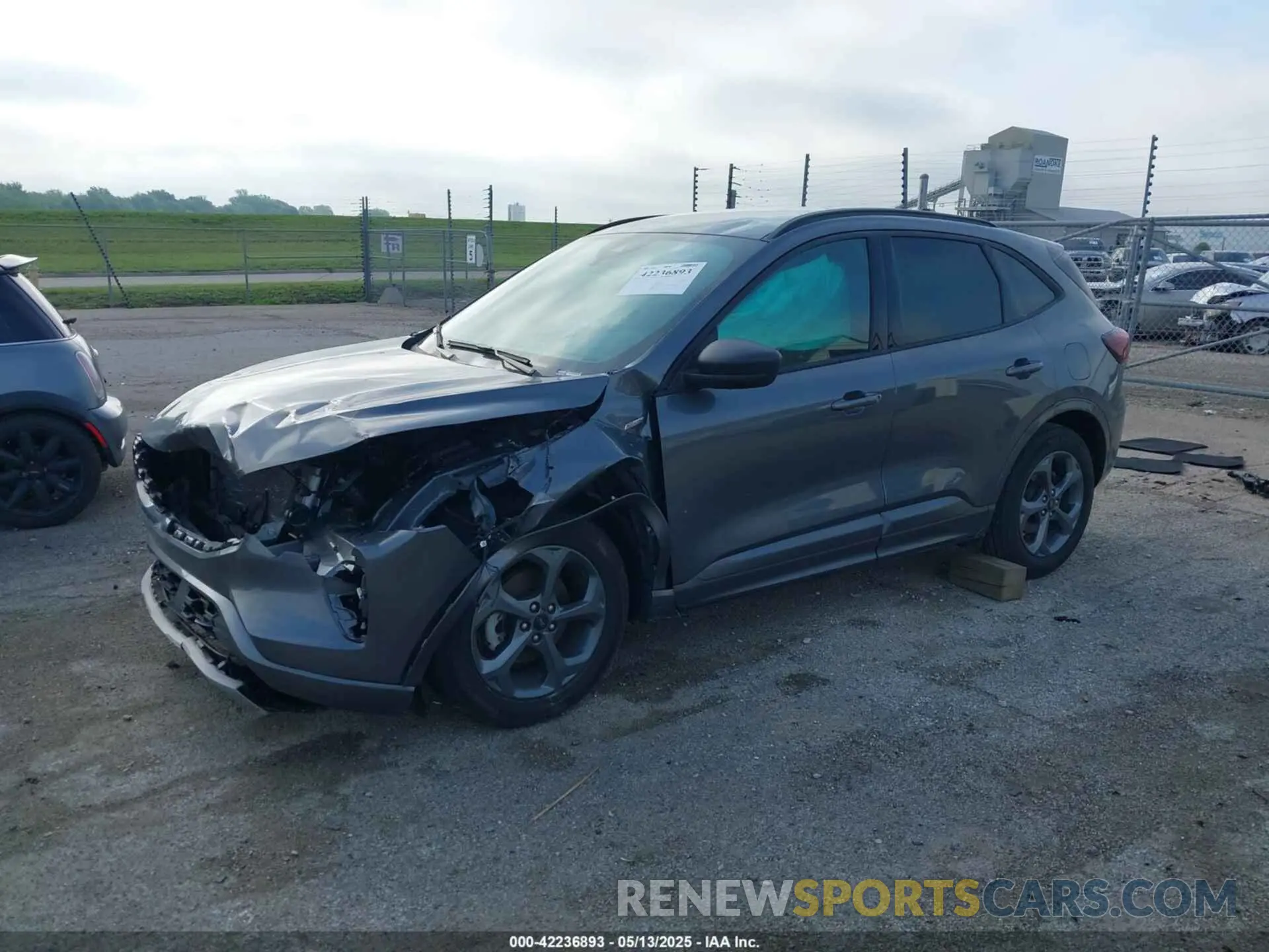 2 fotografías del automóvil dañado 1FMCU0MN3PUA27442 FORD ESCAPE 2023