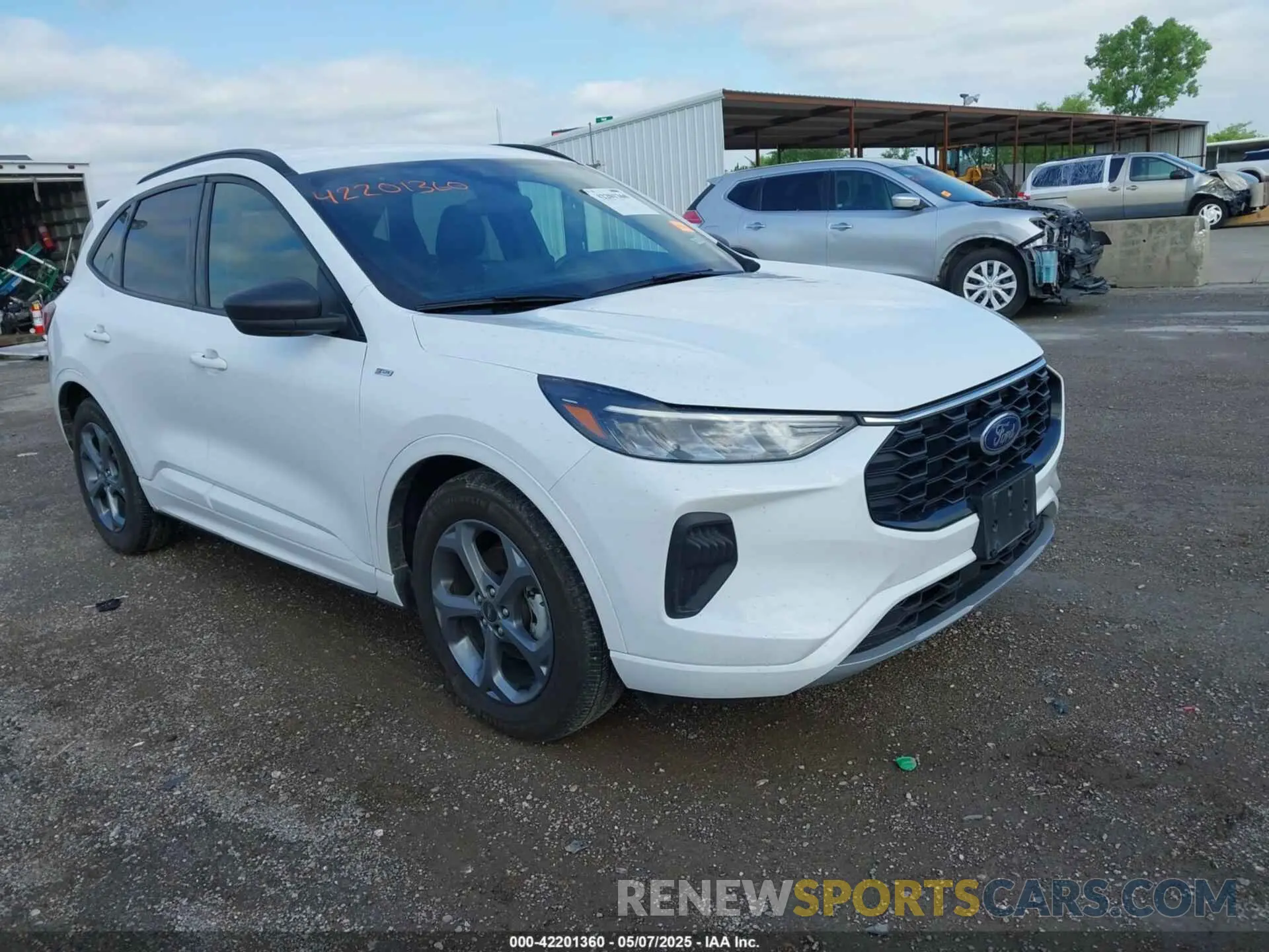 1 fotografías del automóvil dañado 1FMCU0MN4PUA70574 FORD ESCAPE 2023