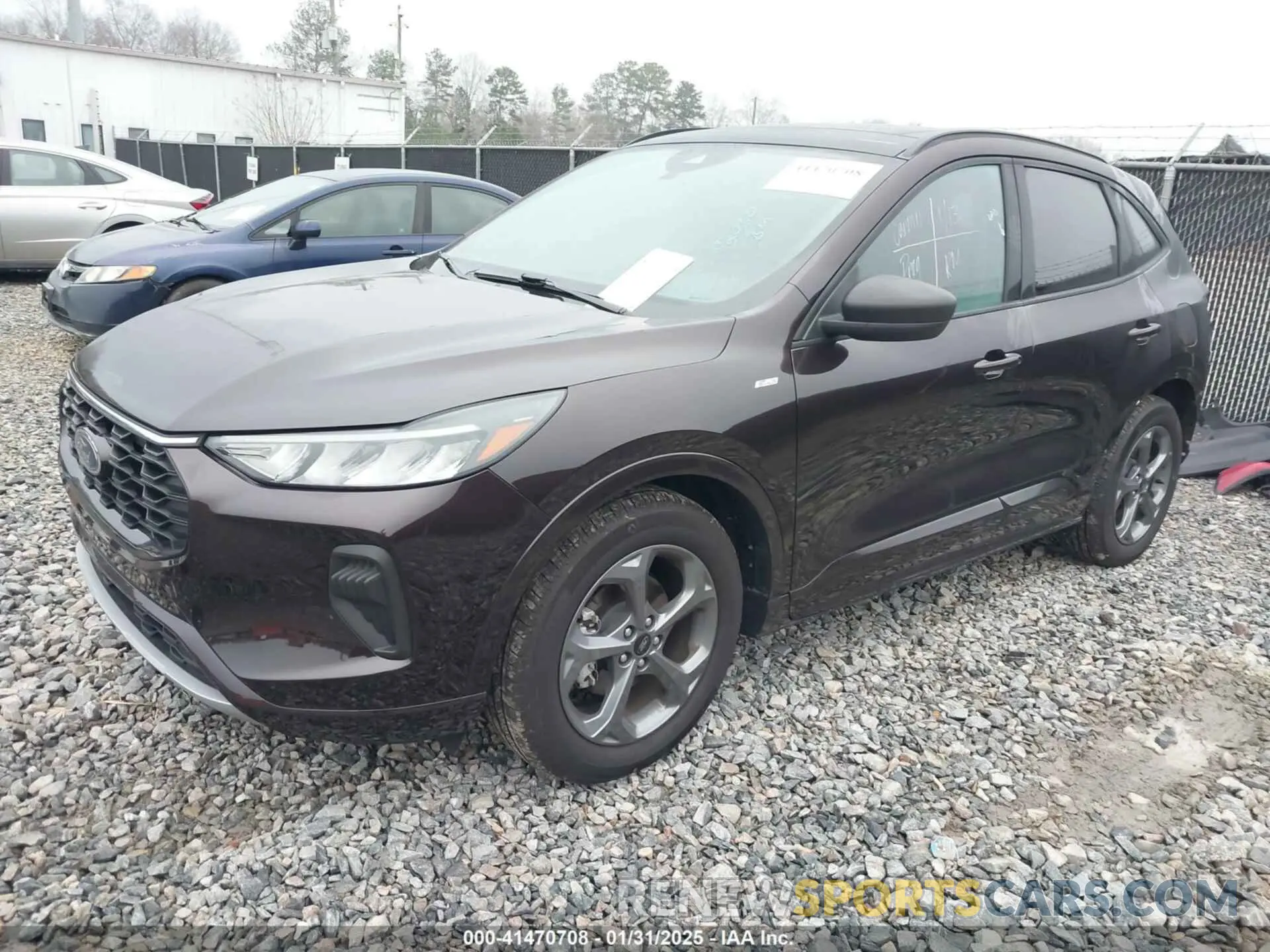 2 fotografías del automóvil dañado 1FMCU0MN7PUA38346 FORD ESCAPE 2023
