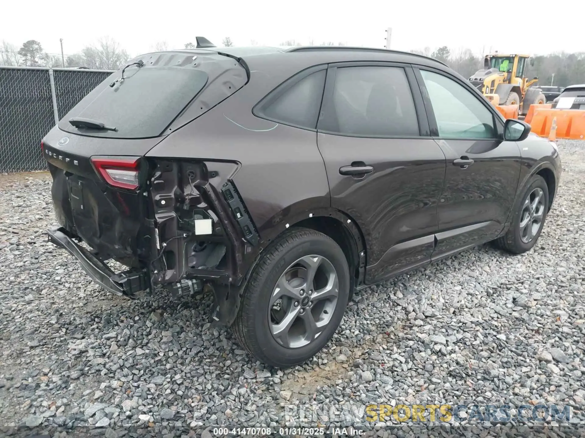4 fotografías del automóvil dañado 1FMCU0MN7PUA38346 FORD ESCAPE 2023