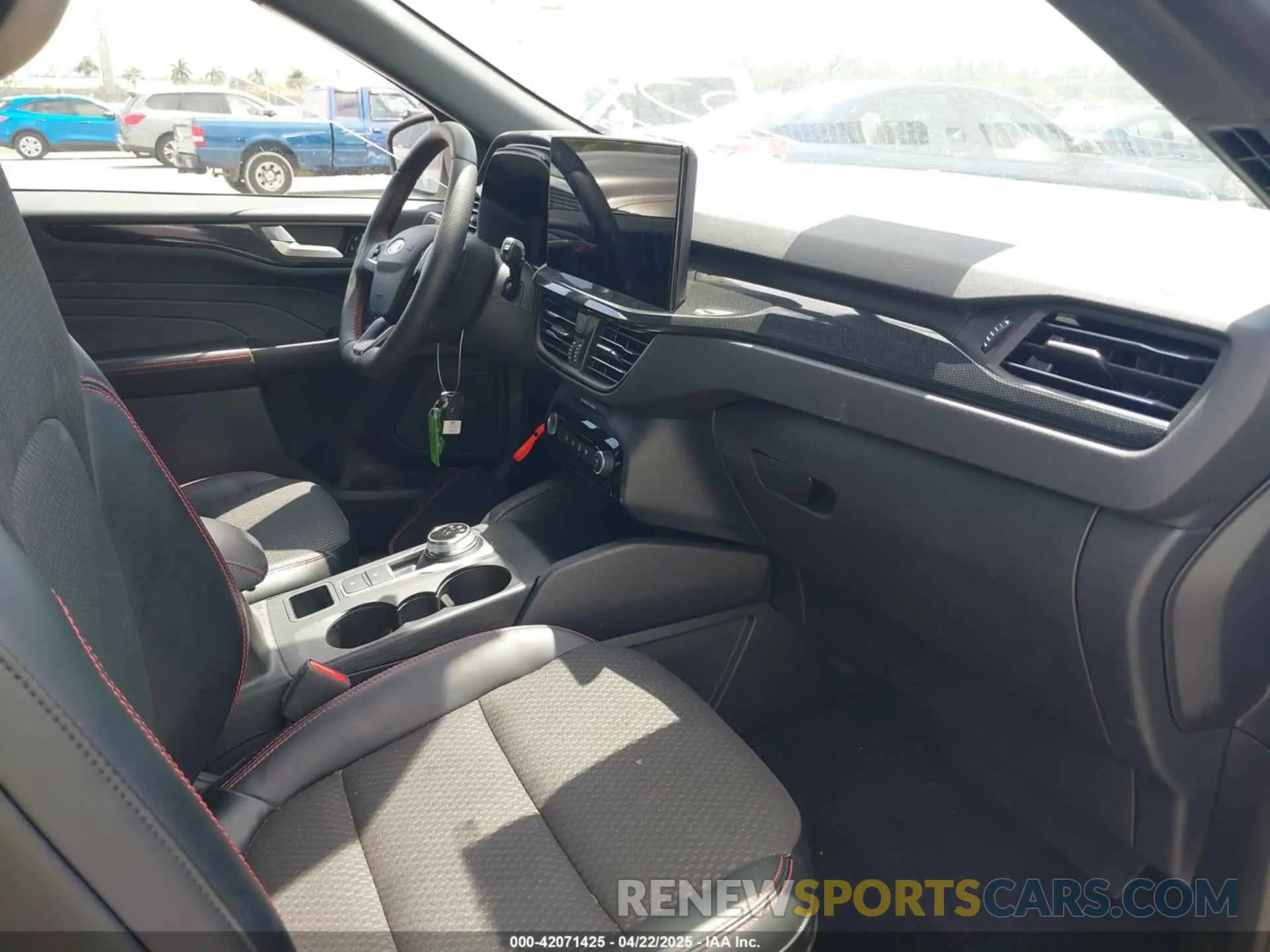5 fotografías del automóvil dañado 1FMCU0MNXPUB45343 FORD ESCAPE 2023