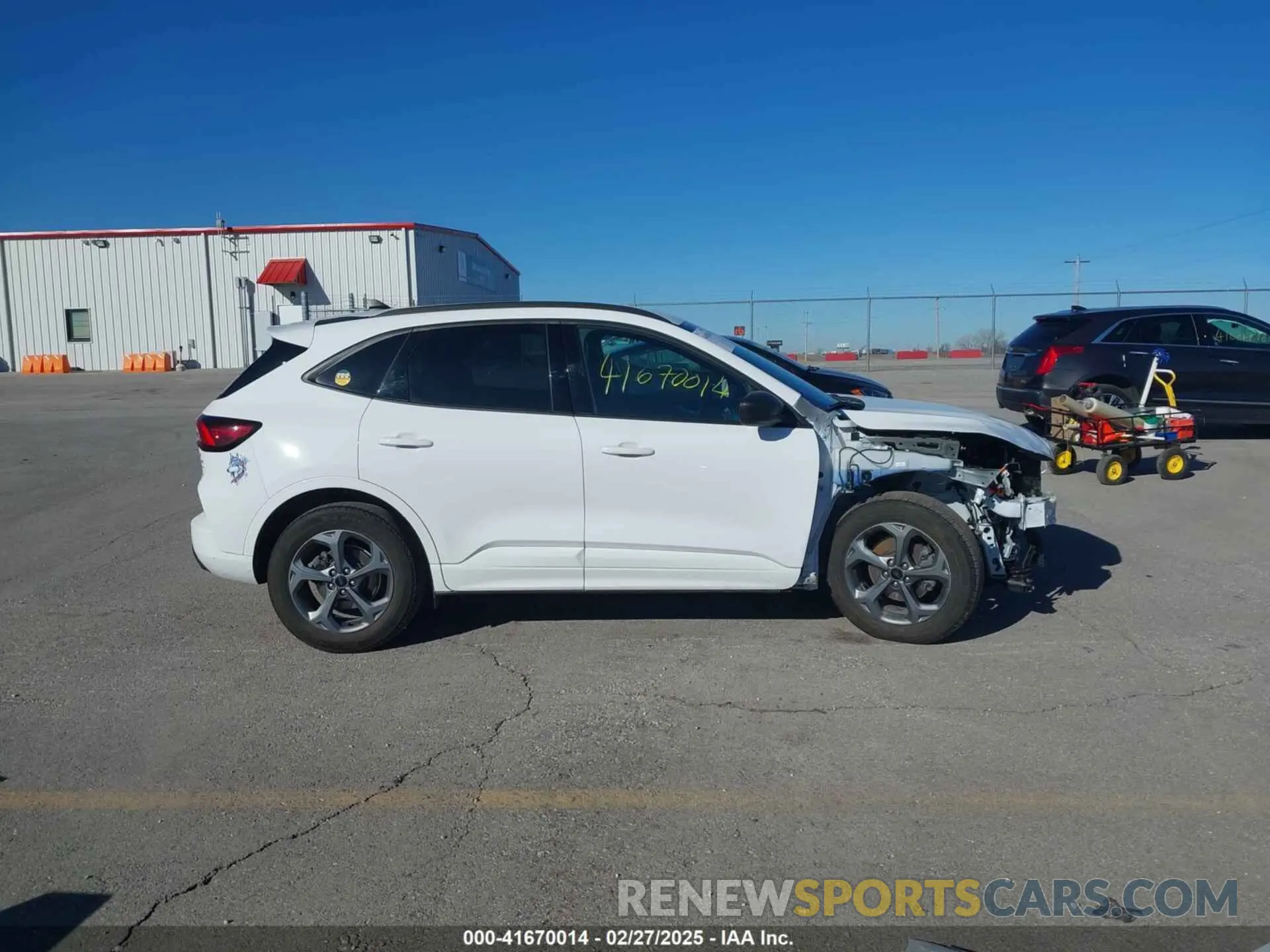 14 fotografías del automóvil dañado 1FMCU0MZ5PUB41896 FORD ESCAPE 2023