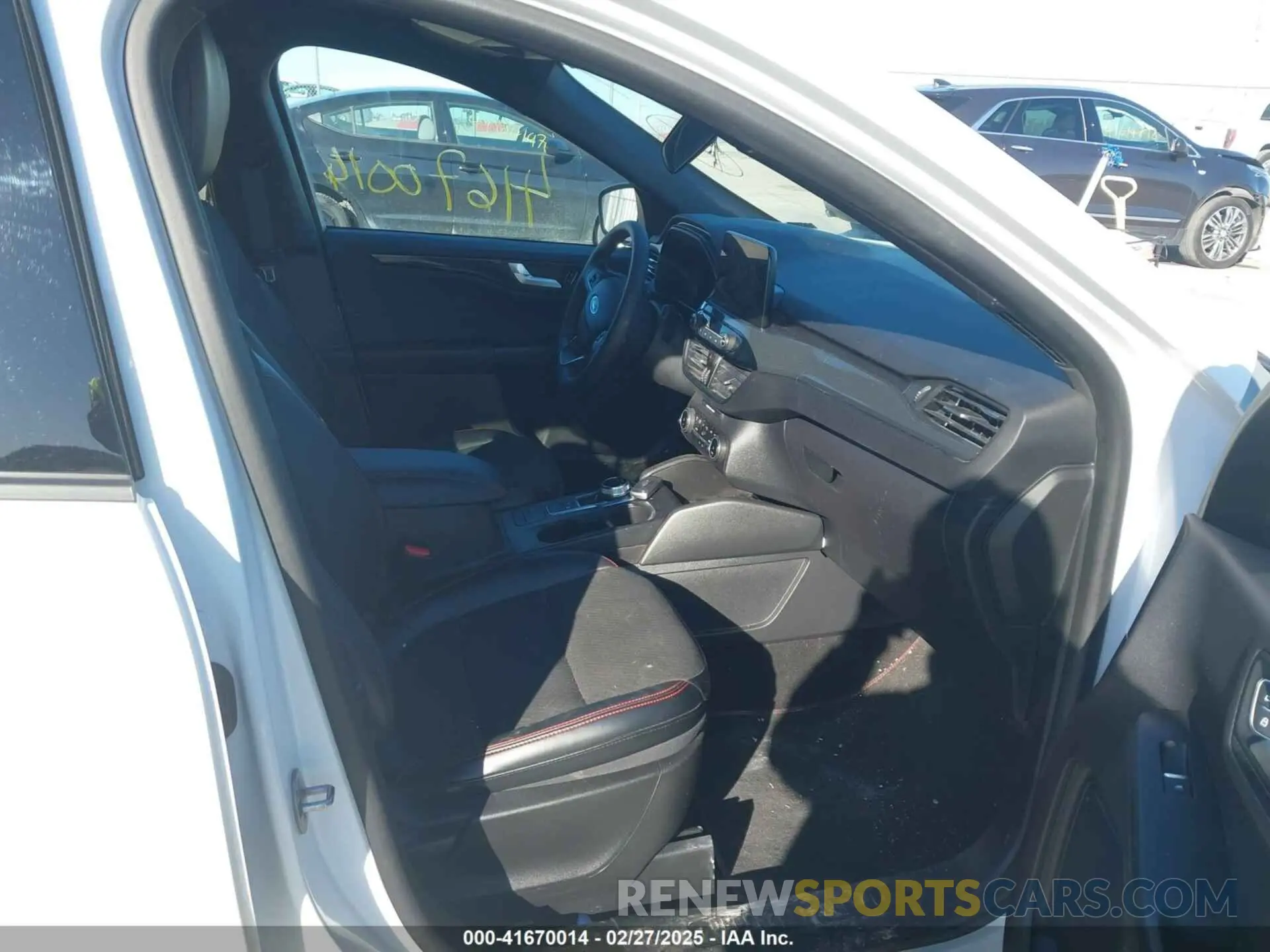 5 fotografías del automóvil dañado 1FMCU0MZ5PUB41896 FORD ESCAPE 2023