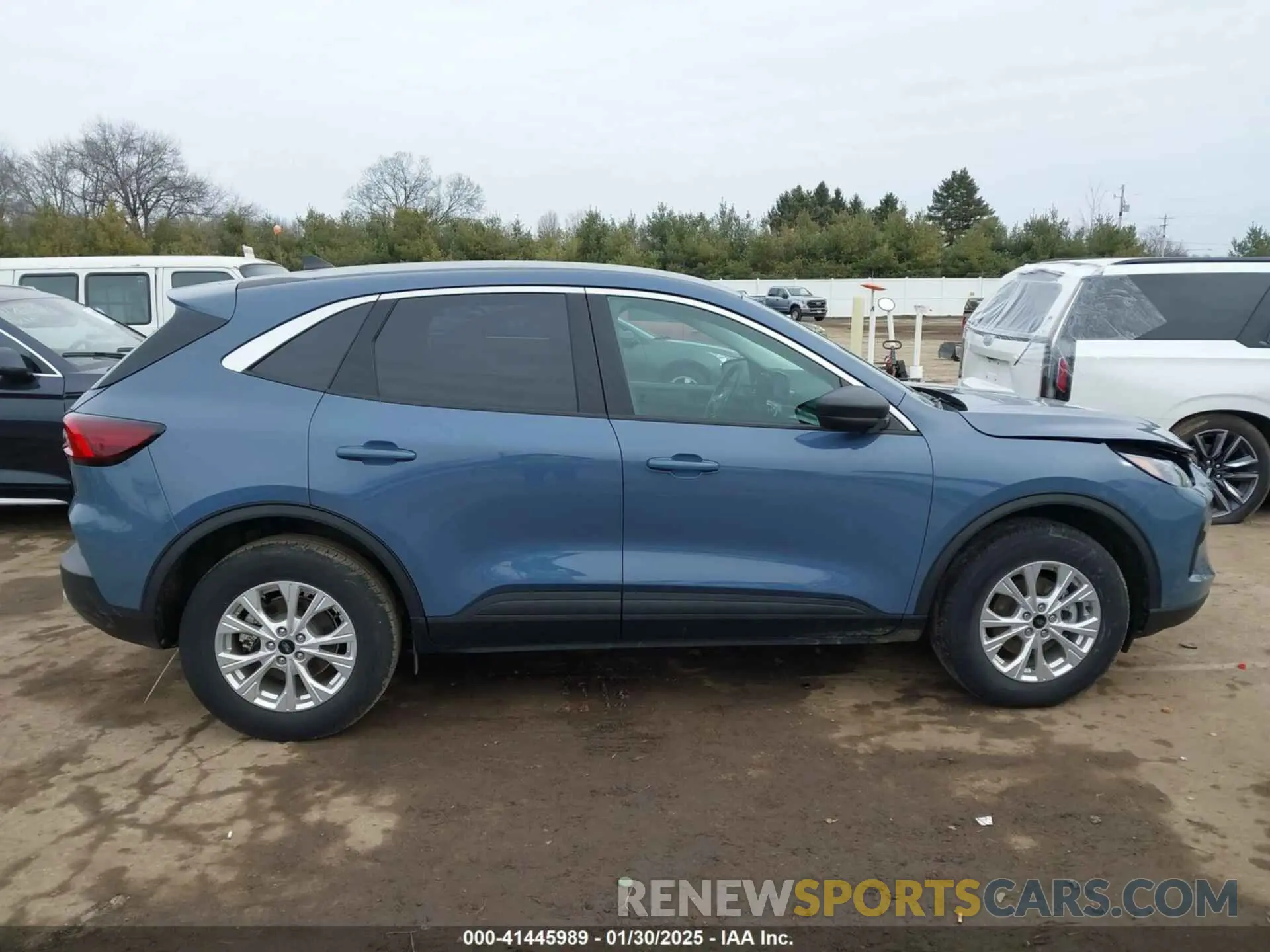 14 fotografías del automóvil dañado 1FMCU9GN2PUB29833 FORD ESCAPE 2023