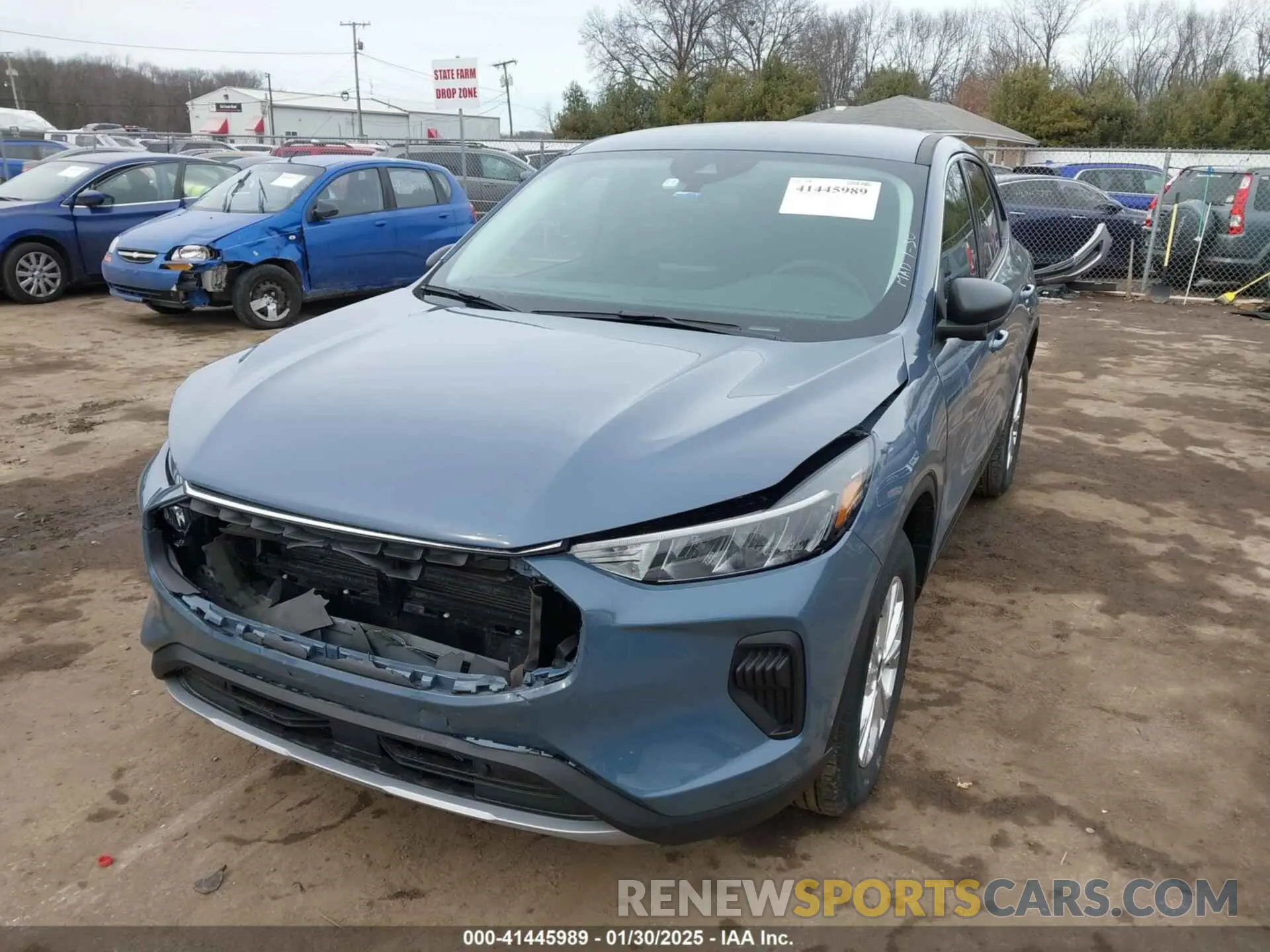 2 fotografías del automóvil dañado 1FMCU9GN2PUB29833 FORD ESCAPE 2023